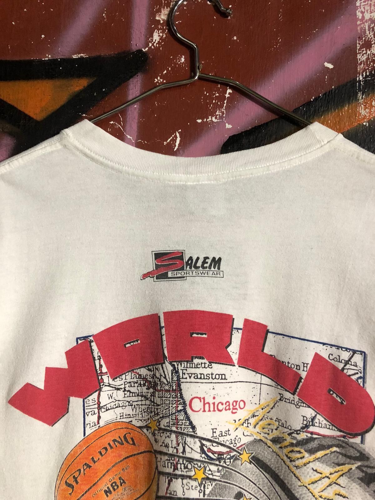 Vintage CHICAGO BULLS 1991 “WORLD CHAMPIONS” VINTAGE T SHIRT STITCH Size US L / EU 52-54 / 3 - 10 Thumbnail