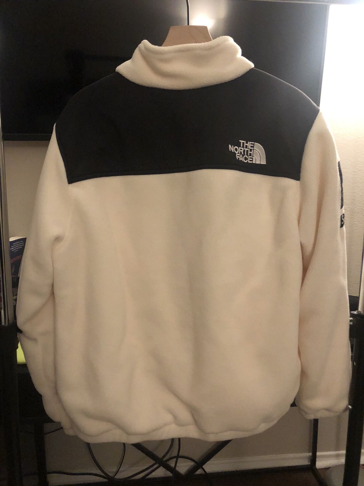 Supreme × The North Face Supreme The North Face Expedition Fleece (FW18) Jacket White Size US L / EU 52-54 / 3 - 2 Thumbnail