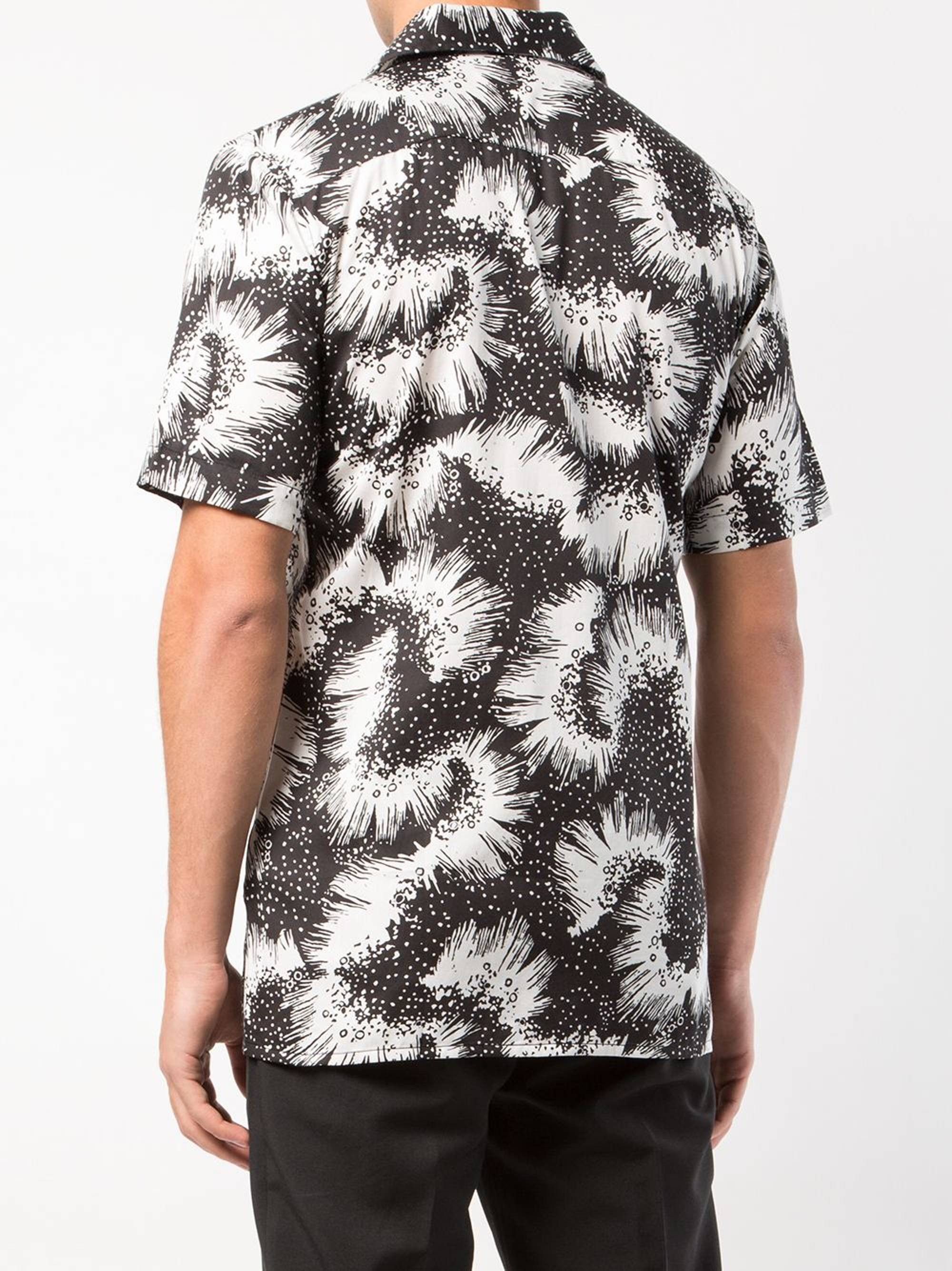 Givenchy Short Sleeve Printed Shirt Size US M / EU 48-50 / 2 - 7 Thumbnail