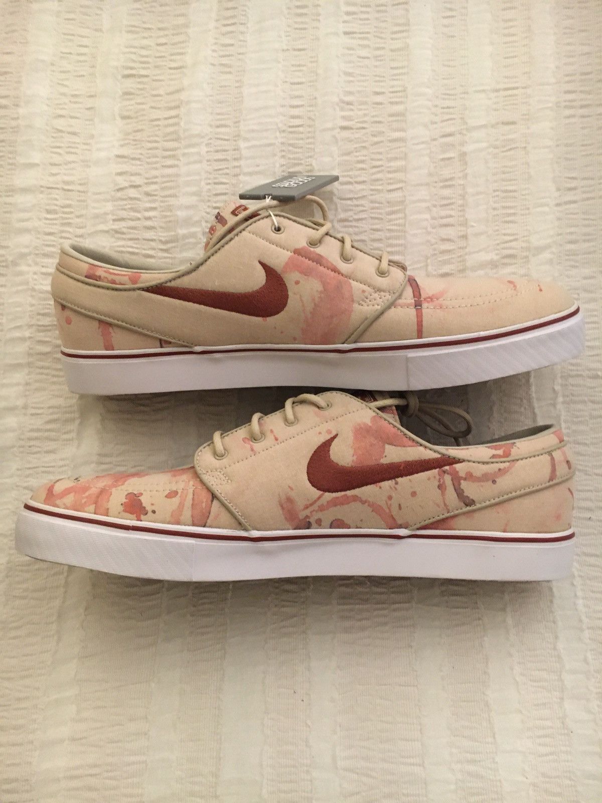 janoski blood splatter