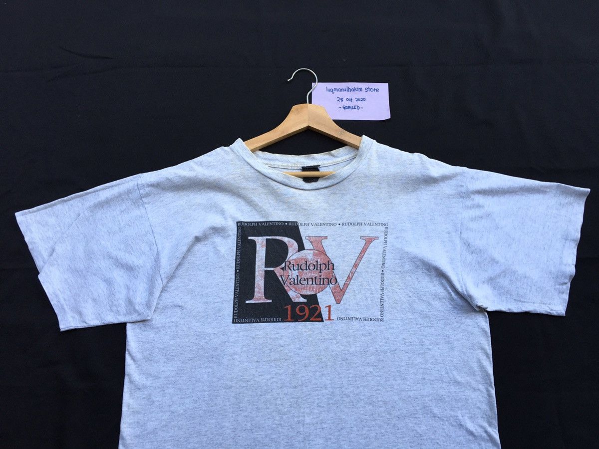 Valentino Vintage Rudolph Valentino Big Logo Spellout Tshirt Size US XL / EU 56 / 4 - 6 Thumbnail