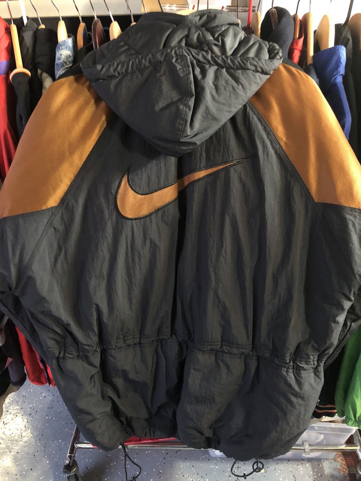 Vintage 1990's White Nike Puffer Jacket/Coat Medium