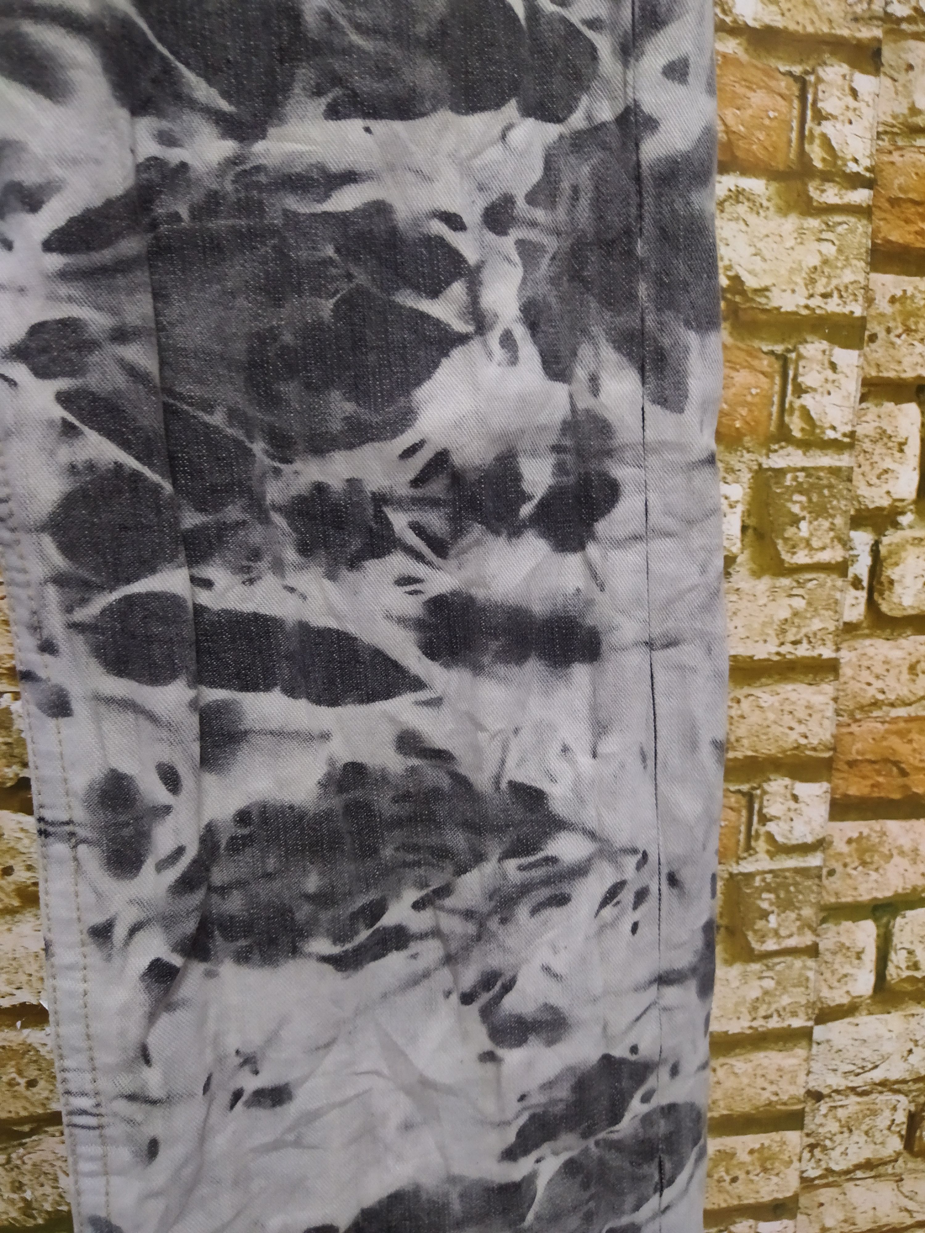 Karl Kani KARL KANI ACID WASHED DENIM ZEBRA (B635) Size US 34 / EU 50 - 2 Thumbnail