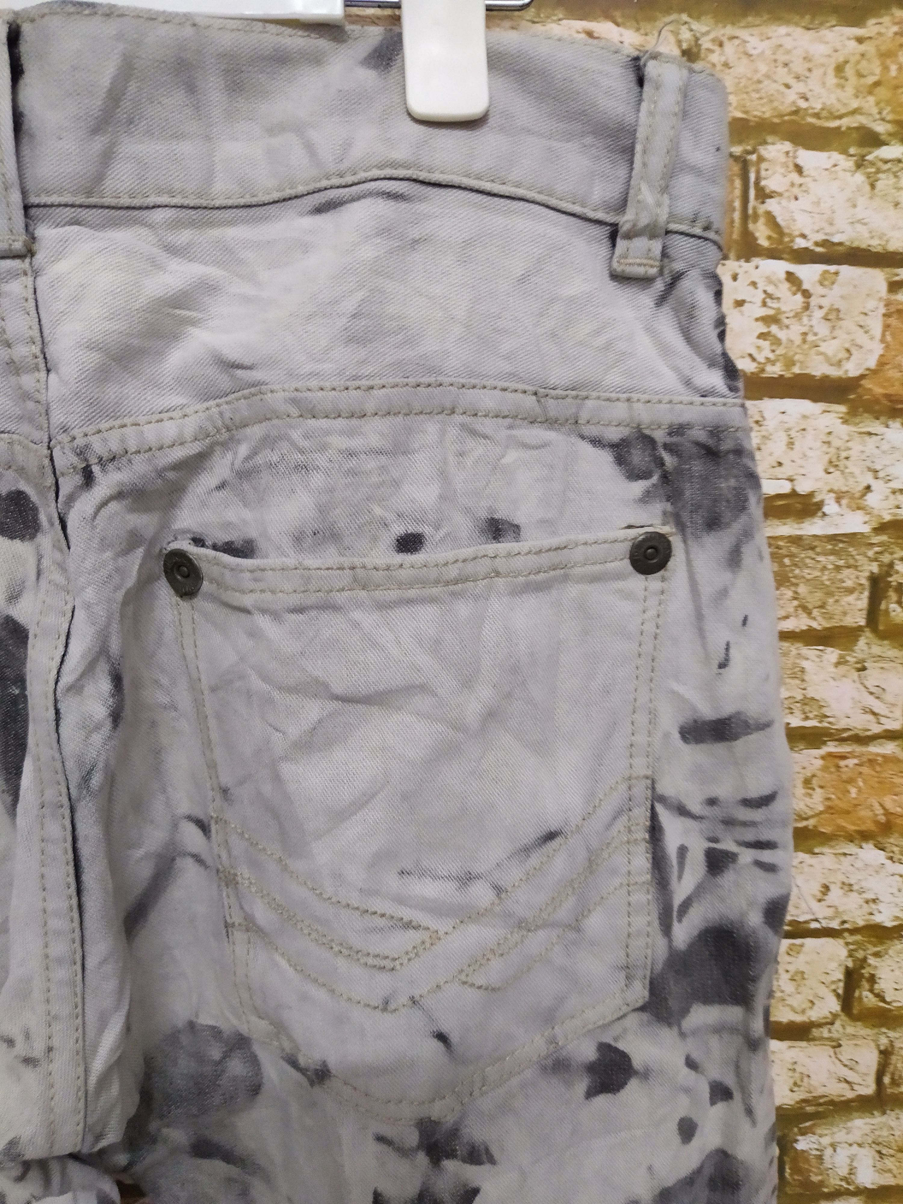 Karl Kani KARL KANI ACID WASHED DENIM ZEBRA (B635) Size US 34 / EU 50 - 5 Thumbnail