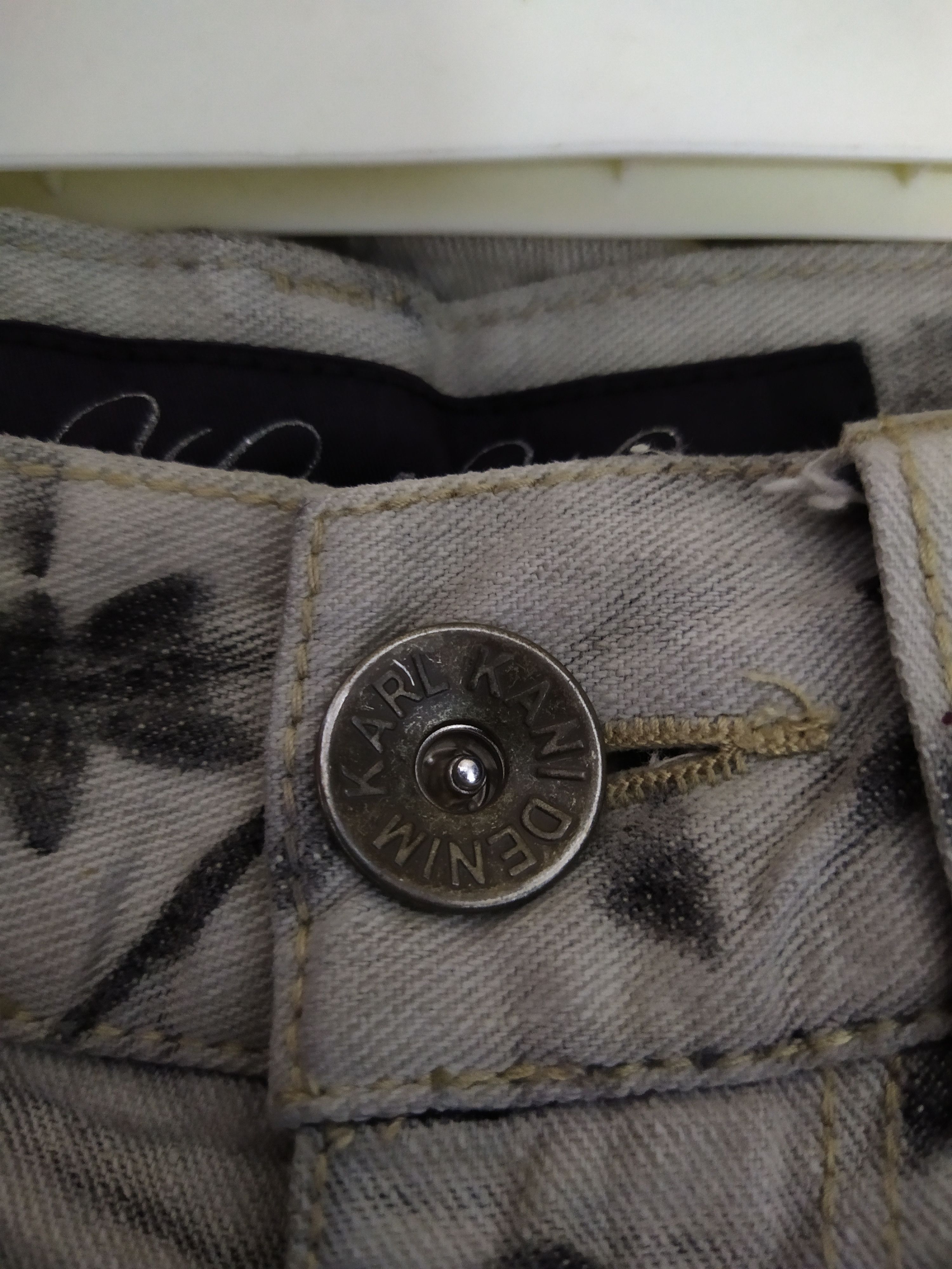 Karl Kani KARL KANI ACID WASHED DENIM ZEBRA (B635) Size US 34 / EU 50 - 6 Thumbnail