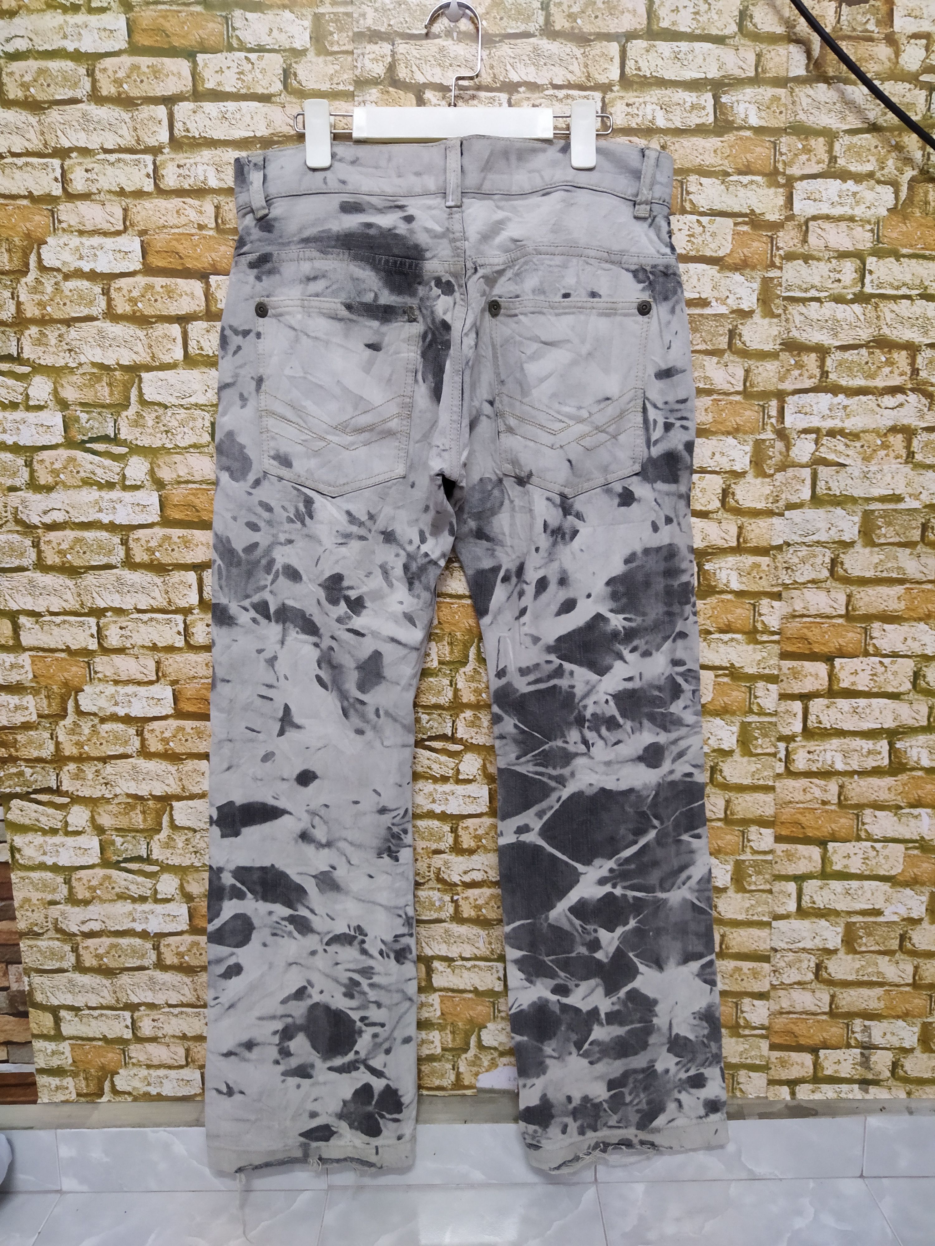 Karl Kani KARL KANI ACID WASHED DENIM ZEBRA (B635) Size US 34 / EU 50 - 3 Thumbnail
