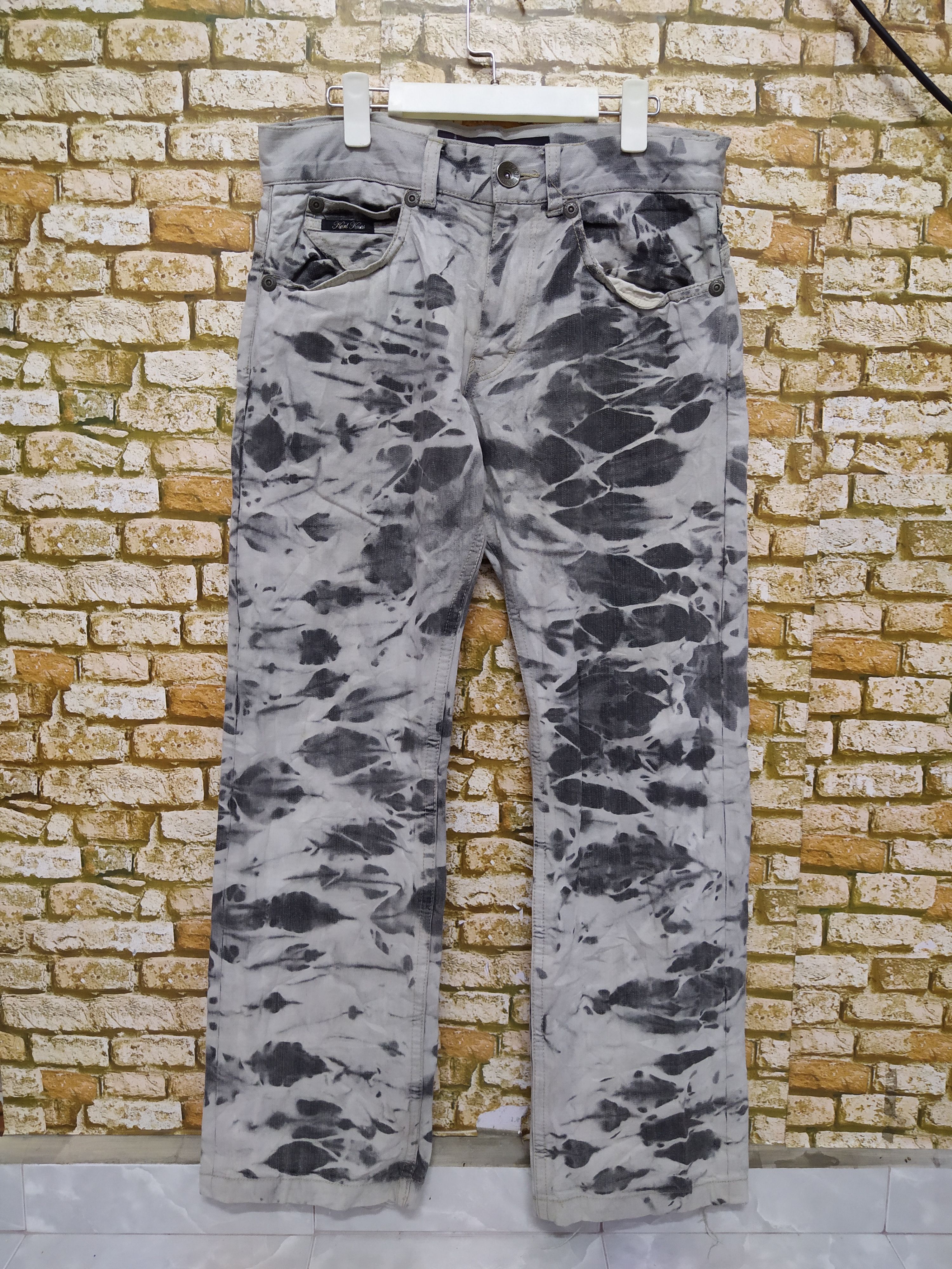 Karl Kani KARL KANI ACID WASHED DENIM ZEBRA (B635) Size US 34 / EU 50 - 1 Thumbnail