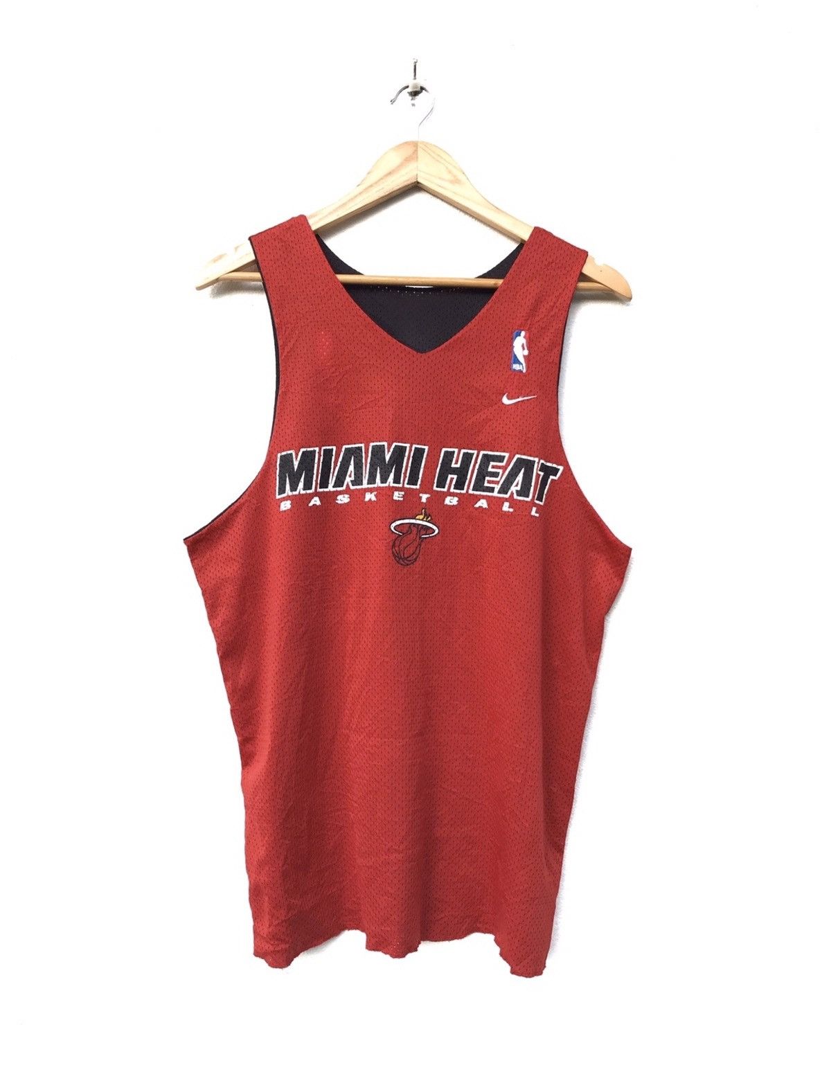 NBA × Nike Vintage Nike Miami Heat Basketball Jersey Size US L / EU 52-54 / 3 - 1 Thumbnail