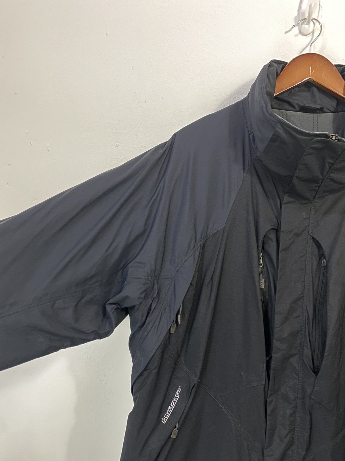 Nike ACG Nike AGC Padded Jacket Two Tone Color Design Nice Design Size US XL / EU 56 / 4 - 7 Thumbnail
