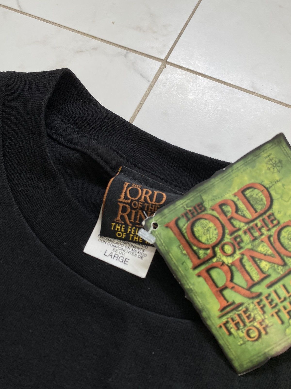 Vintage Vintage Lord Of The Rings Fellowship Of The Ring Tee Size US S / EU 44-46 / 1 - 3 Thumbnail