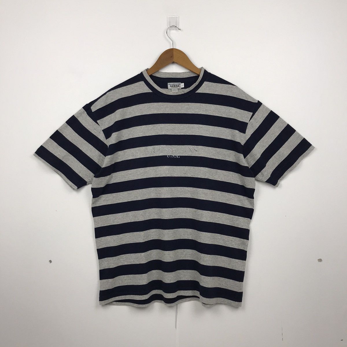 GUESS JEANS Spellout Stripe T-Shirt #1034