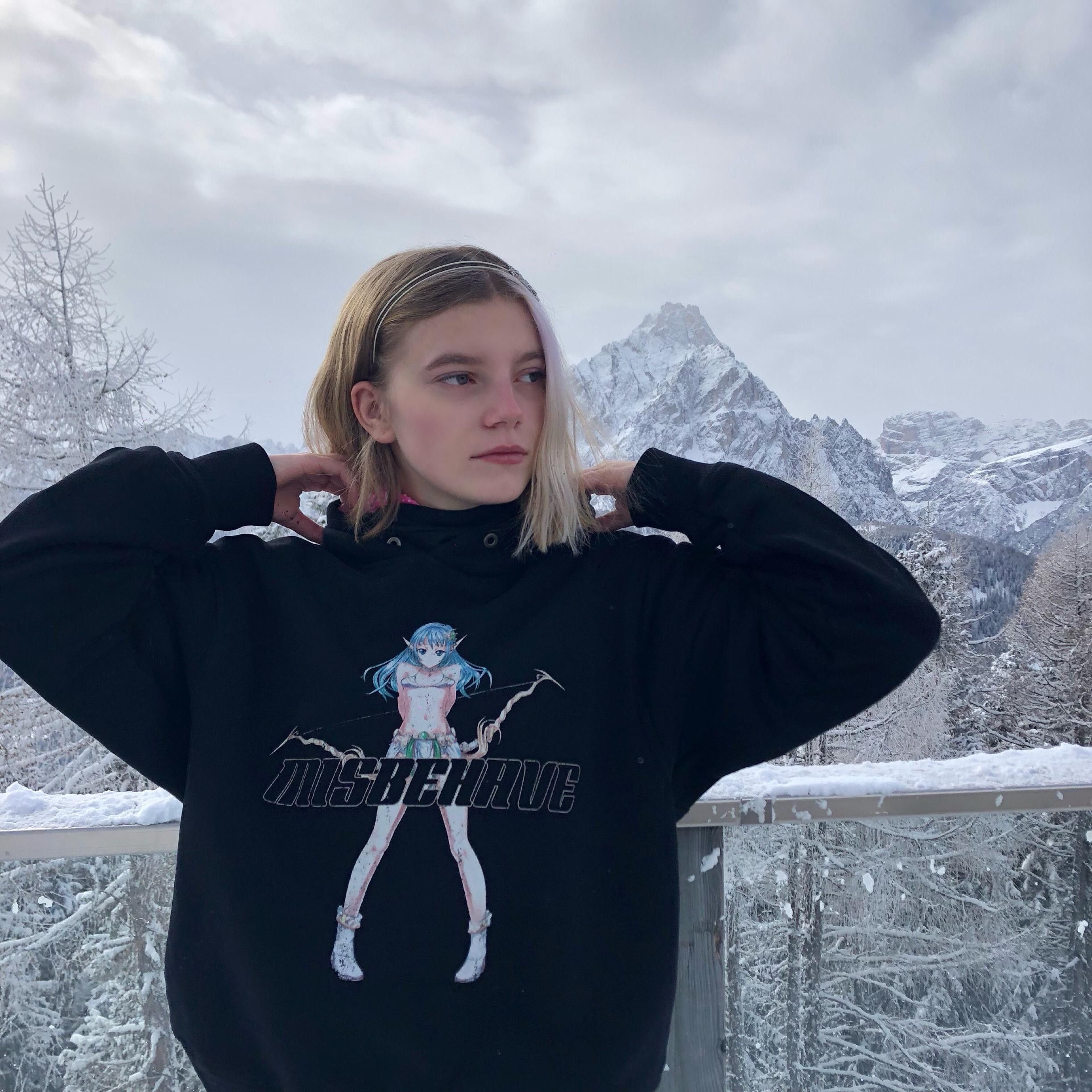 Misbhv girl hoodie sale