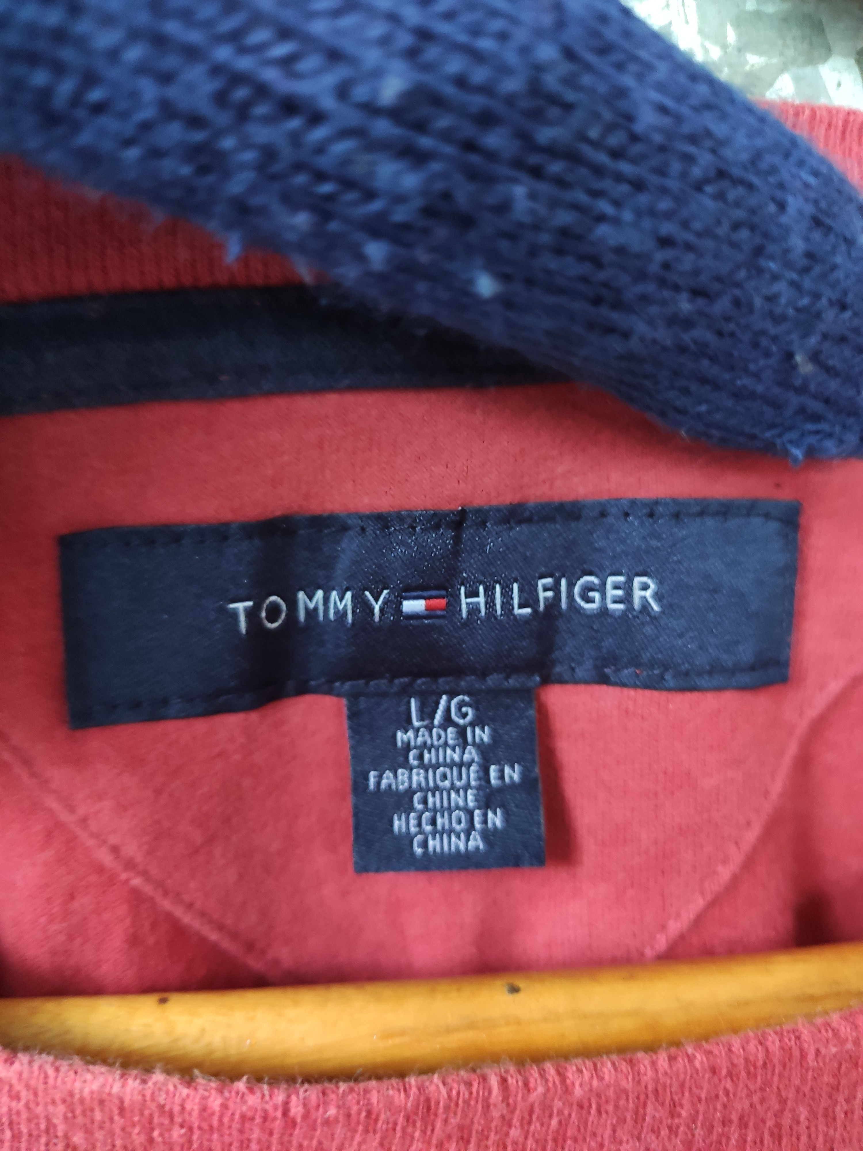 Tommy Hilfiger 🔥 Vintage Tommy Hilfiger t shirt spell out Size US L / EU 52-54 / 3 - 3 Thumbnail