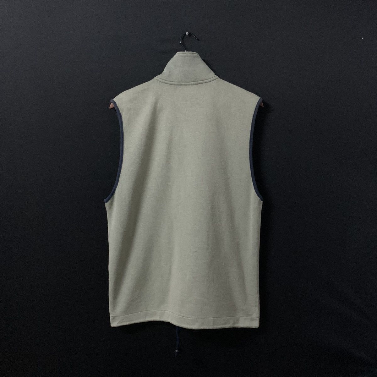 Lacoste Lacoste Sport Classic Small Logo Sleeveless Vest Size US M / EU 48-50 / 2 - 7 Thumbnail