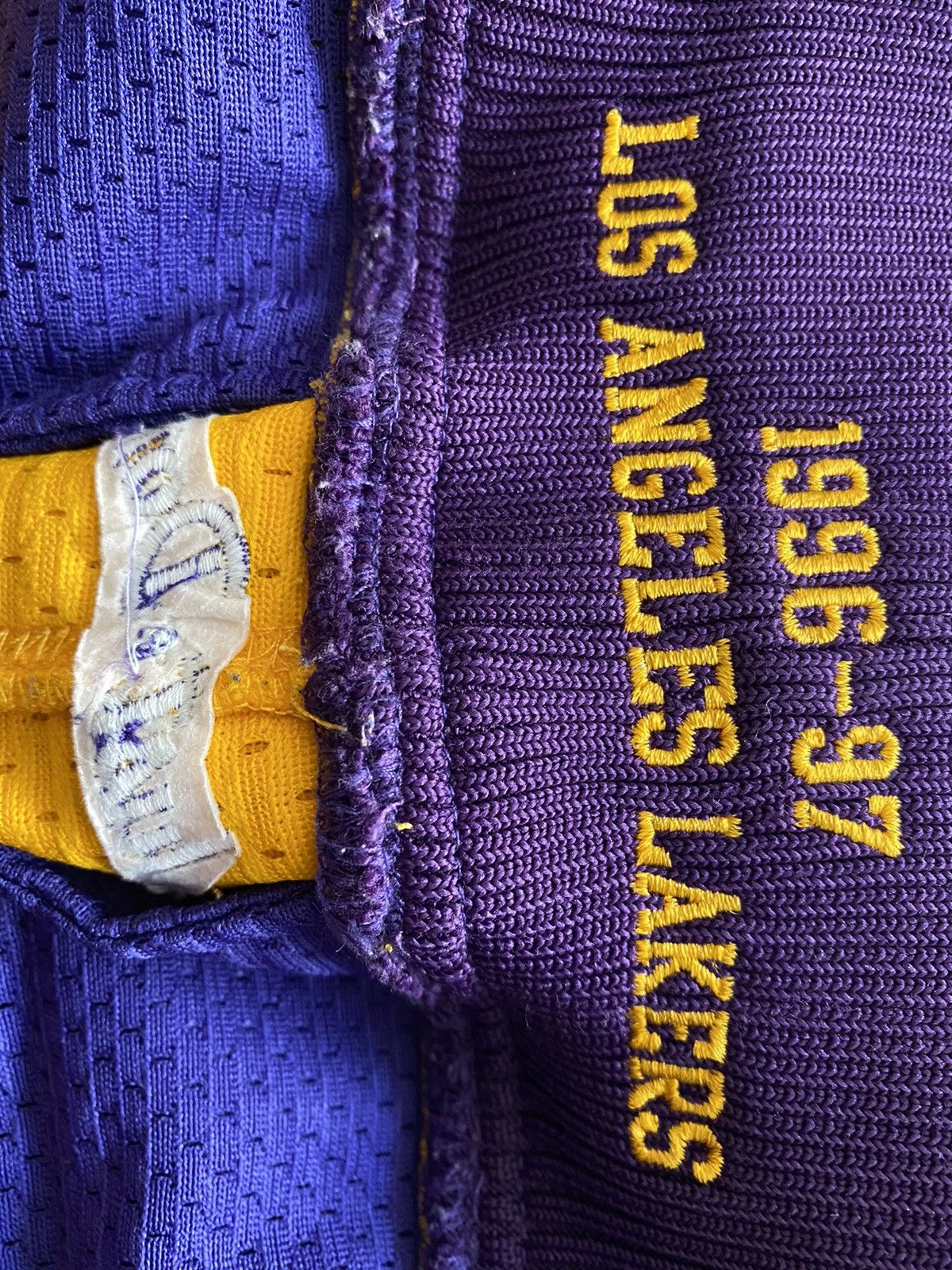 Mitchell & Ness Just Don x Mitchell & Ness Lakers Shorts OG F&F batch Size US 31 - 9 Thumbnail