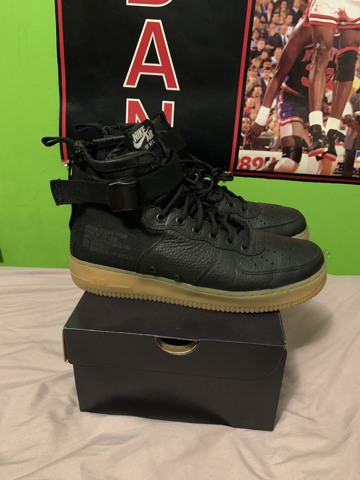 Nike SF Air Force 1 Mid Black-Gum
