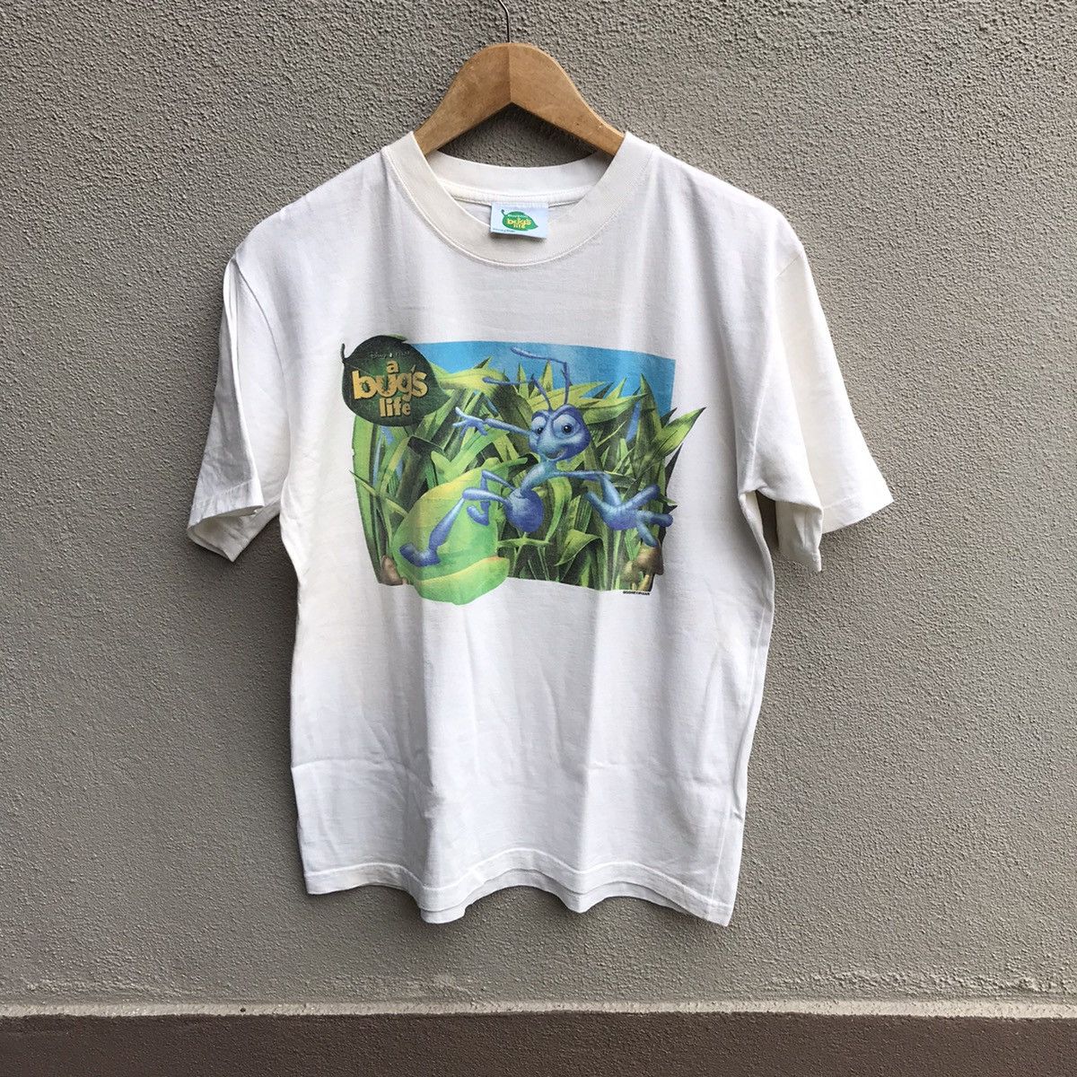 Vintage outlet Disney A Bugs Life Rare Shirt M Pixar Disney