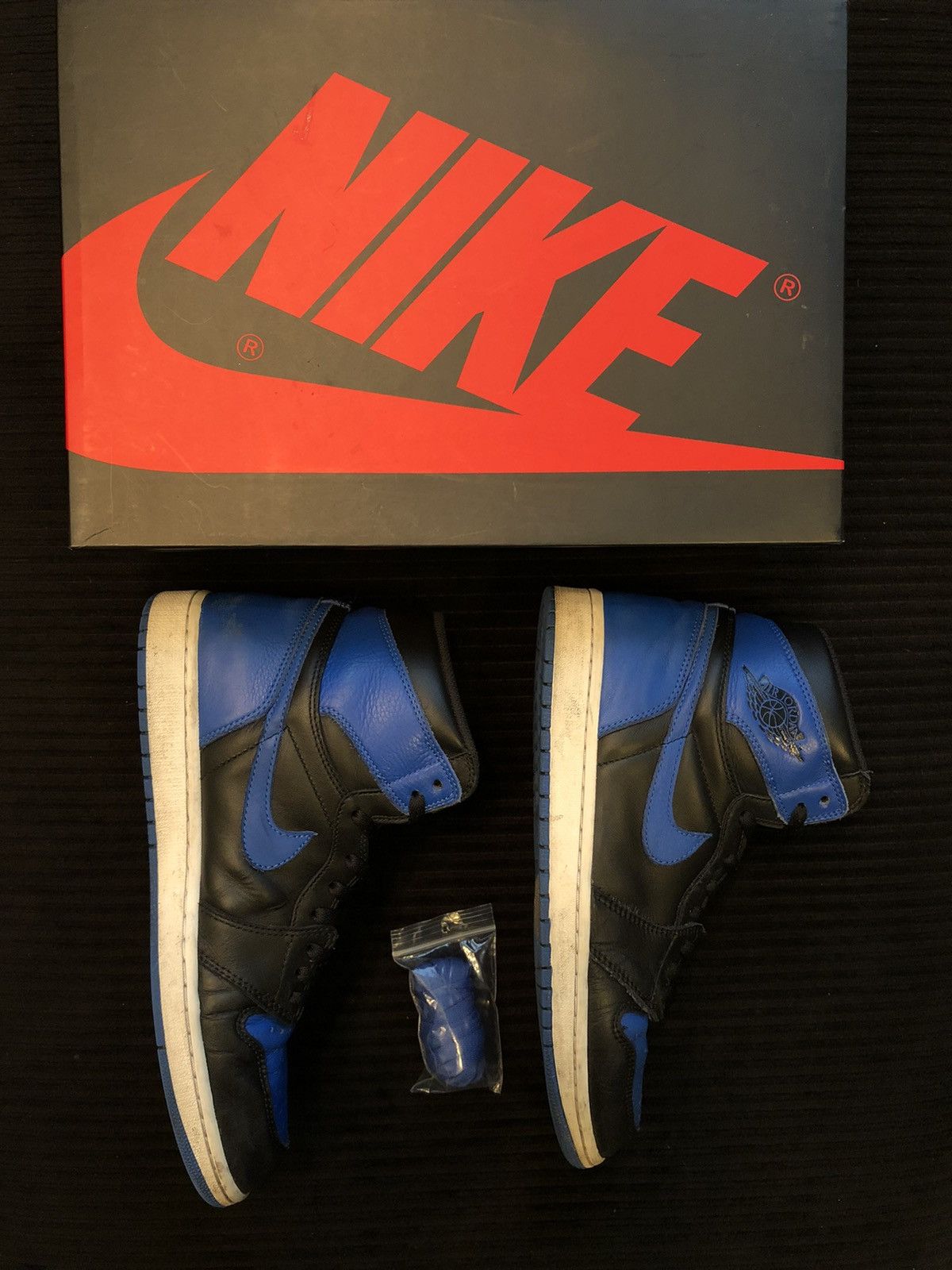 Jordan Brand Air Jordan 1 Retro High OG 2017 Royal Blue Size US 11 / EU 44 - 4 Thumbnail