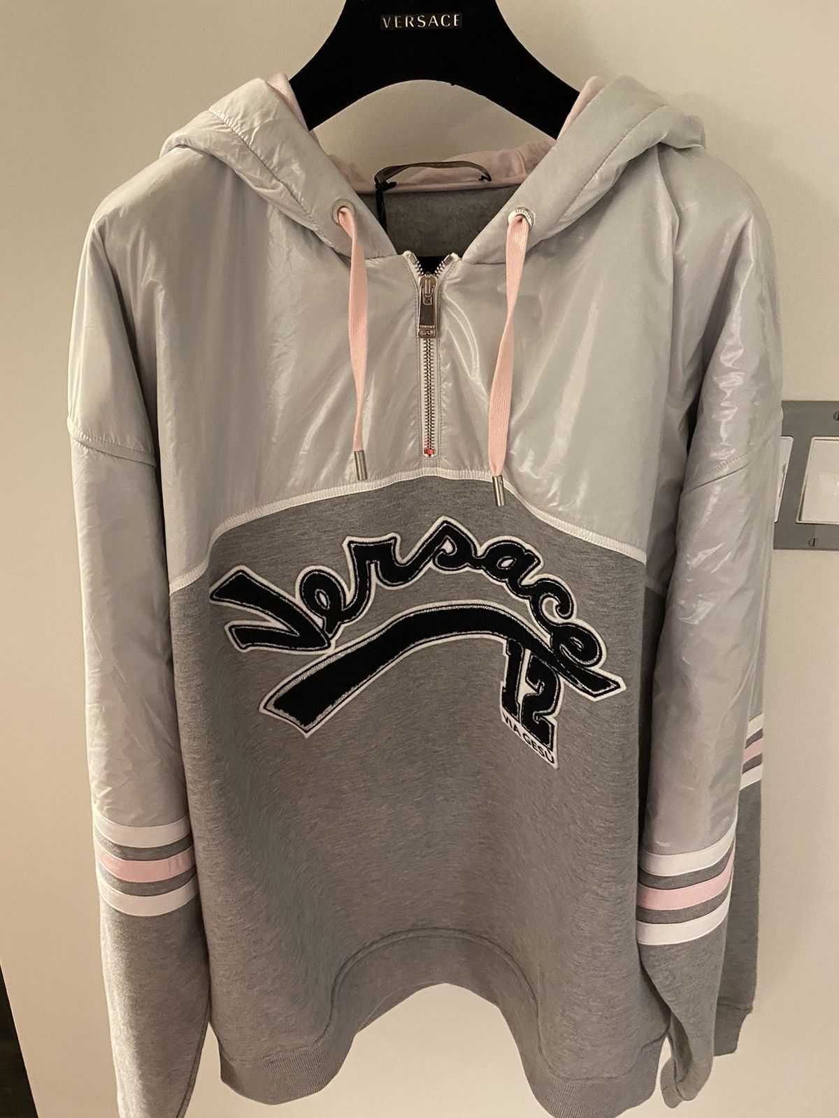 Versace $1,850 New Limited Edition Super Runway Versace Logo Hoodie Size US L / EU 52-54 / 3 - 1 Thumbnail