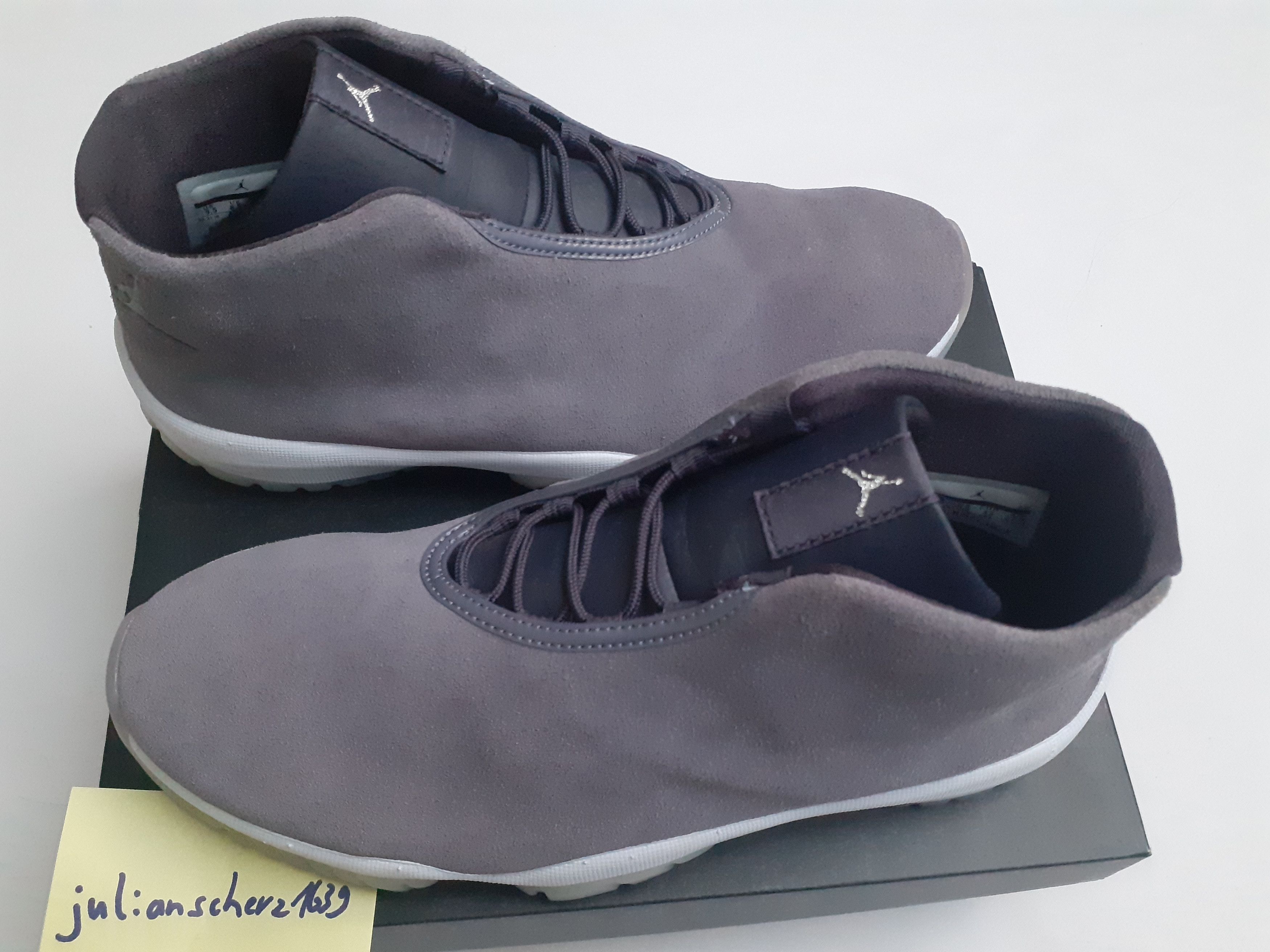 Jordan future shop light carbon