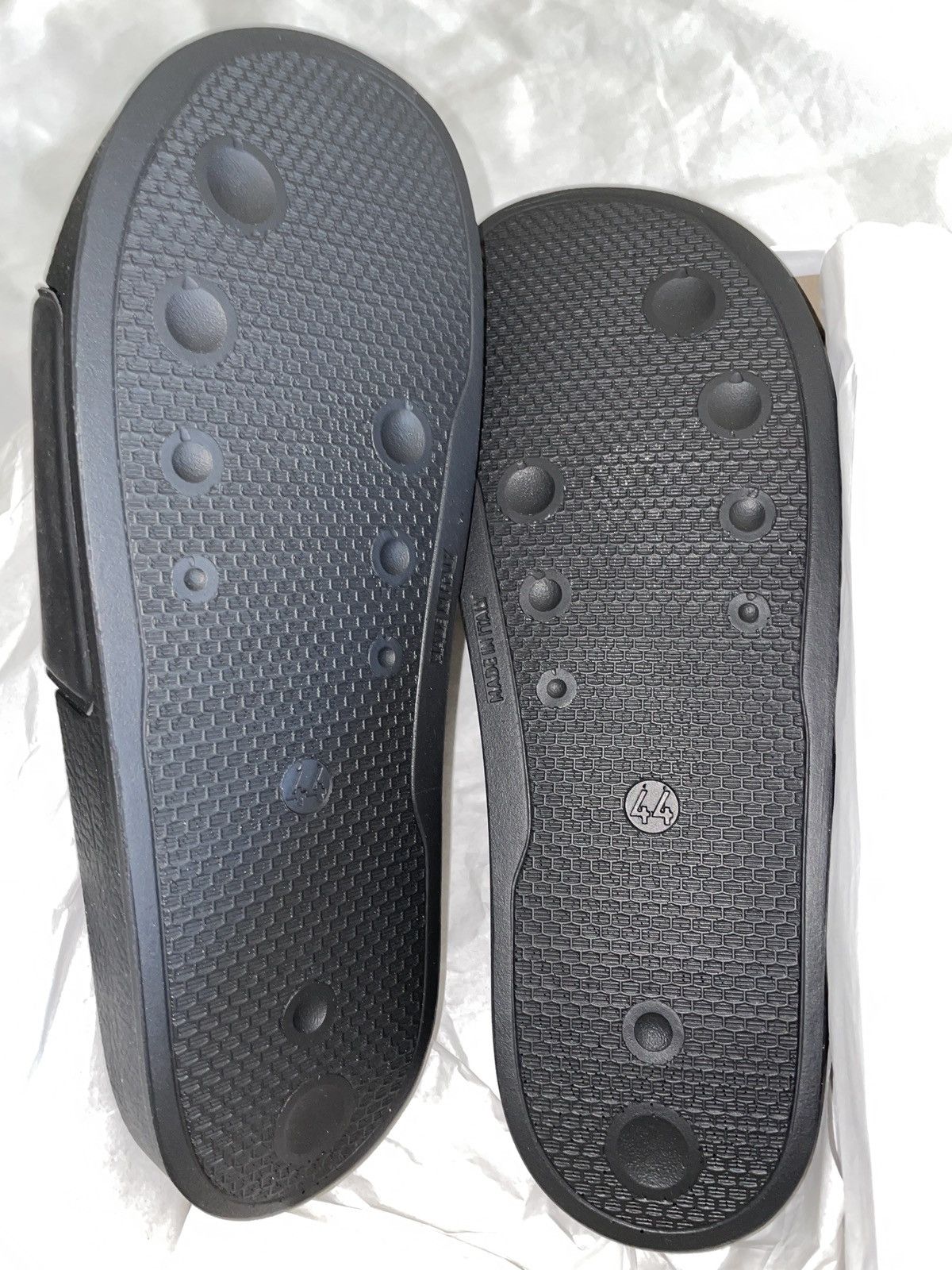 Reigning Champ Monogram slides | Grailed