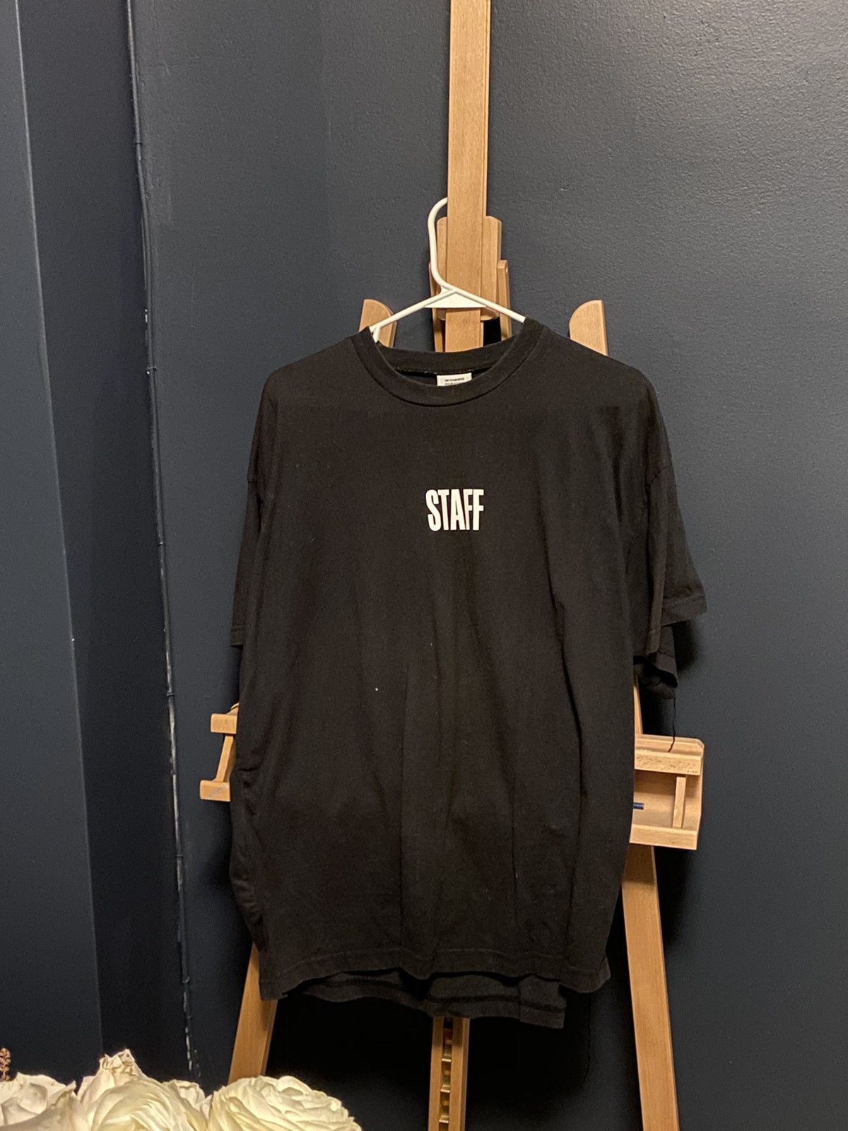 カ*タ様 VETEMENTS STAFF Tシャツ Sサイズ ブラック Vetements Staff T Shirt | Grailed