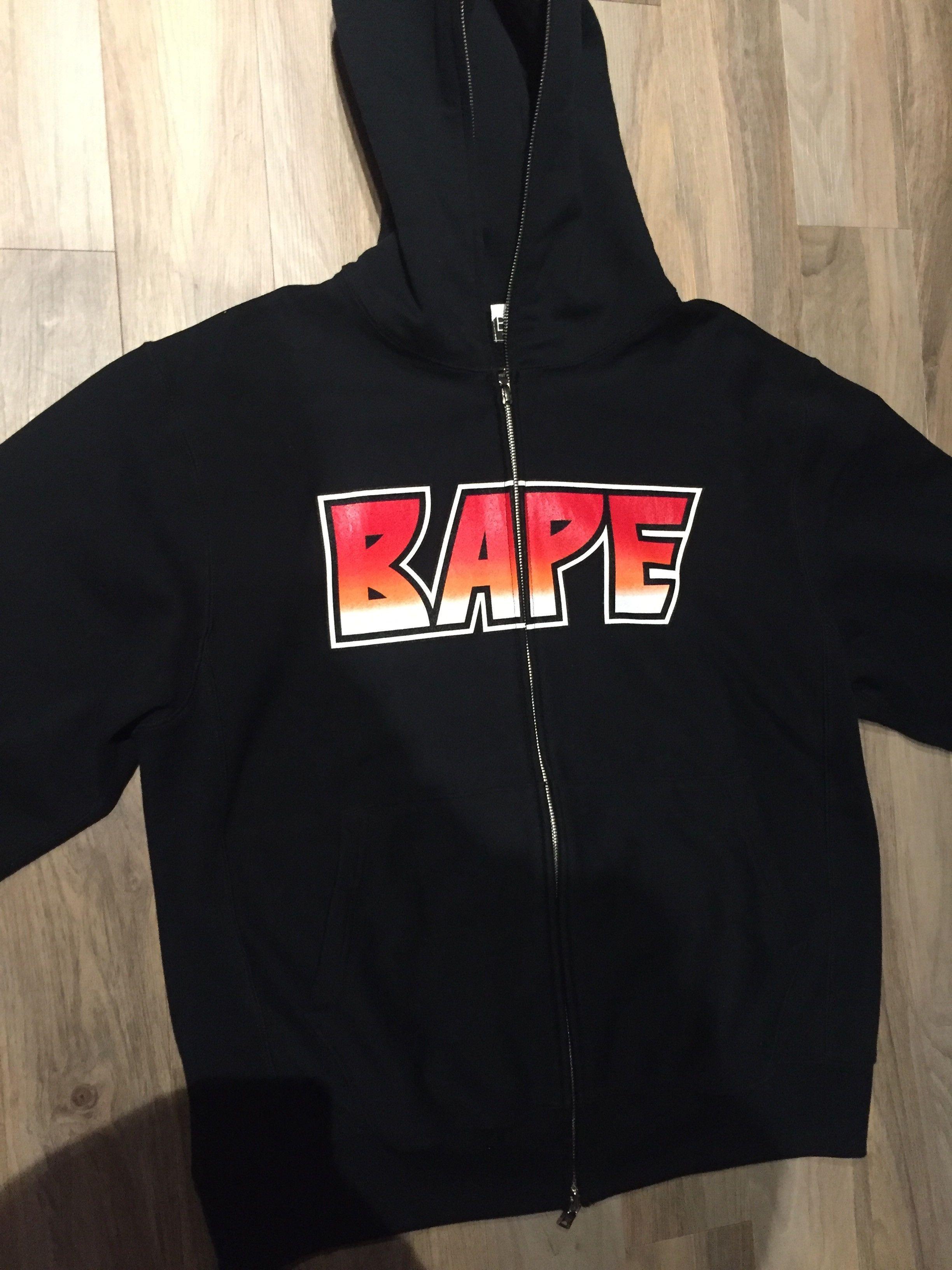 Bape kiss logo best sale