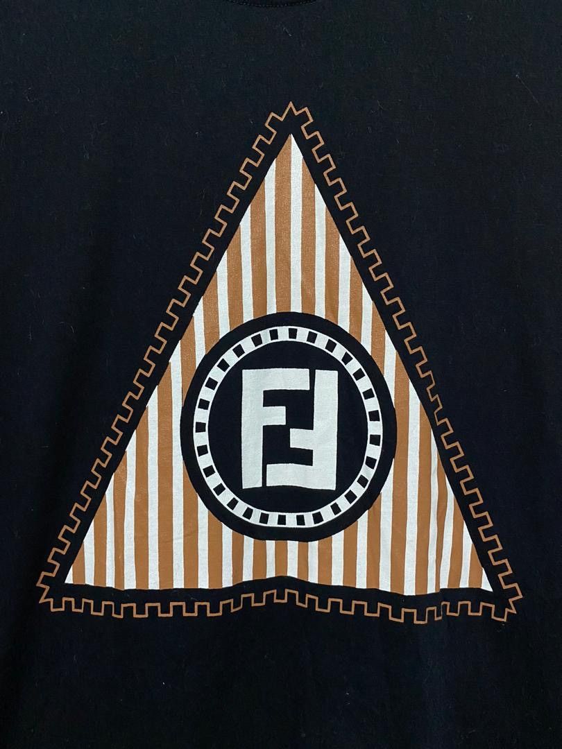 Fendi Authentic Fendi men t shirt big logo Size US L / EU 52-54 / 3 - 3 Thumbnail