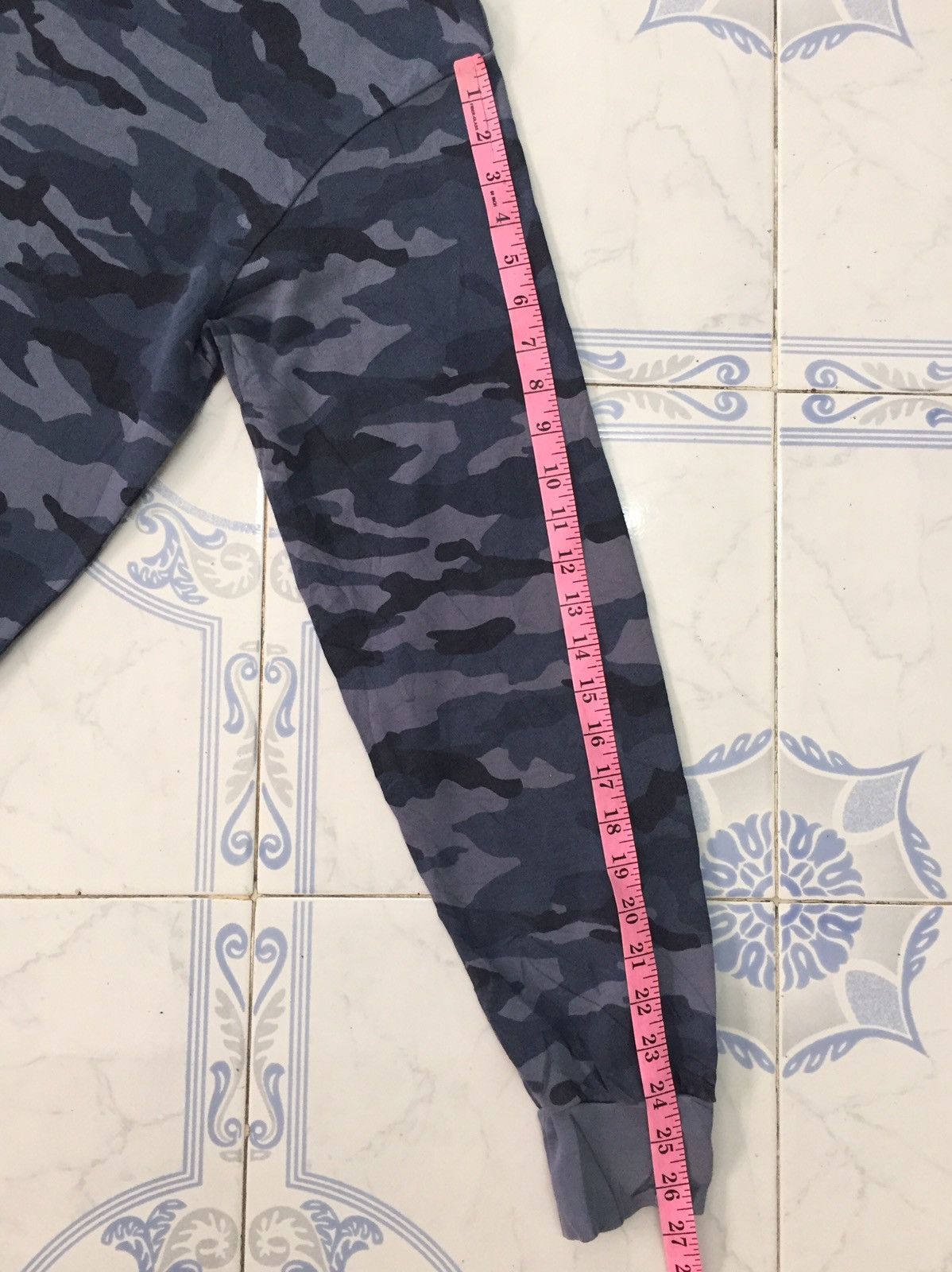 Divided × H&M Blue Camo Divided H&M Sweatshirt Size US L / EU 52-54 / 3 - 14 Thumbnail
