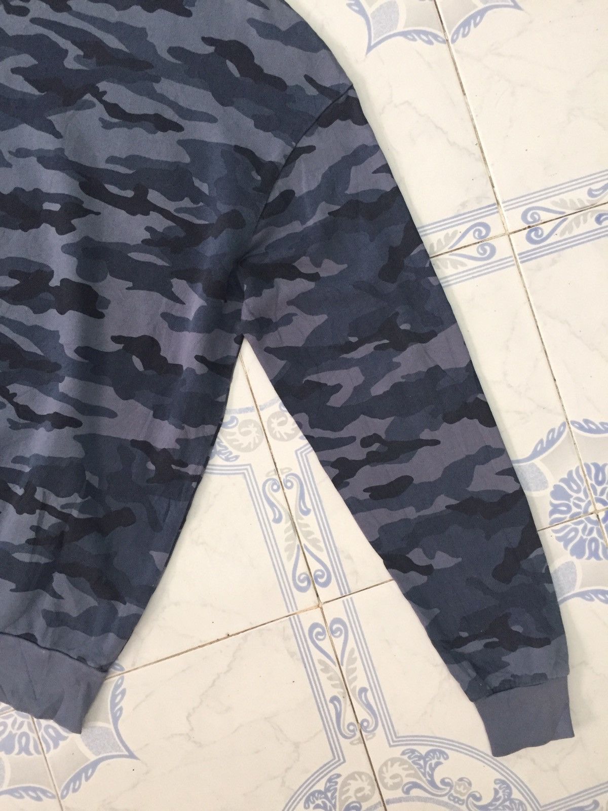 Divided × H&M Blue Camo Divided H&M Sweatshirt Size US L / EU 52-54 / 3 - 8 Thumbnail