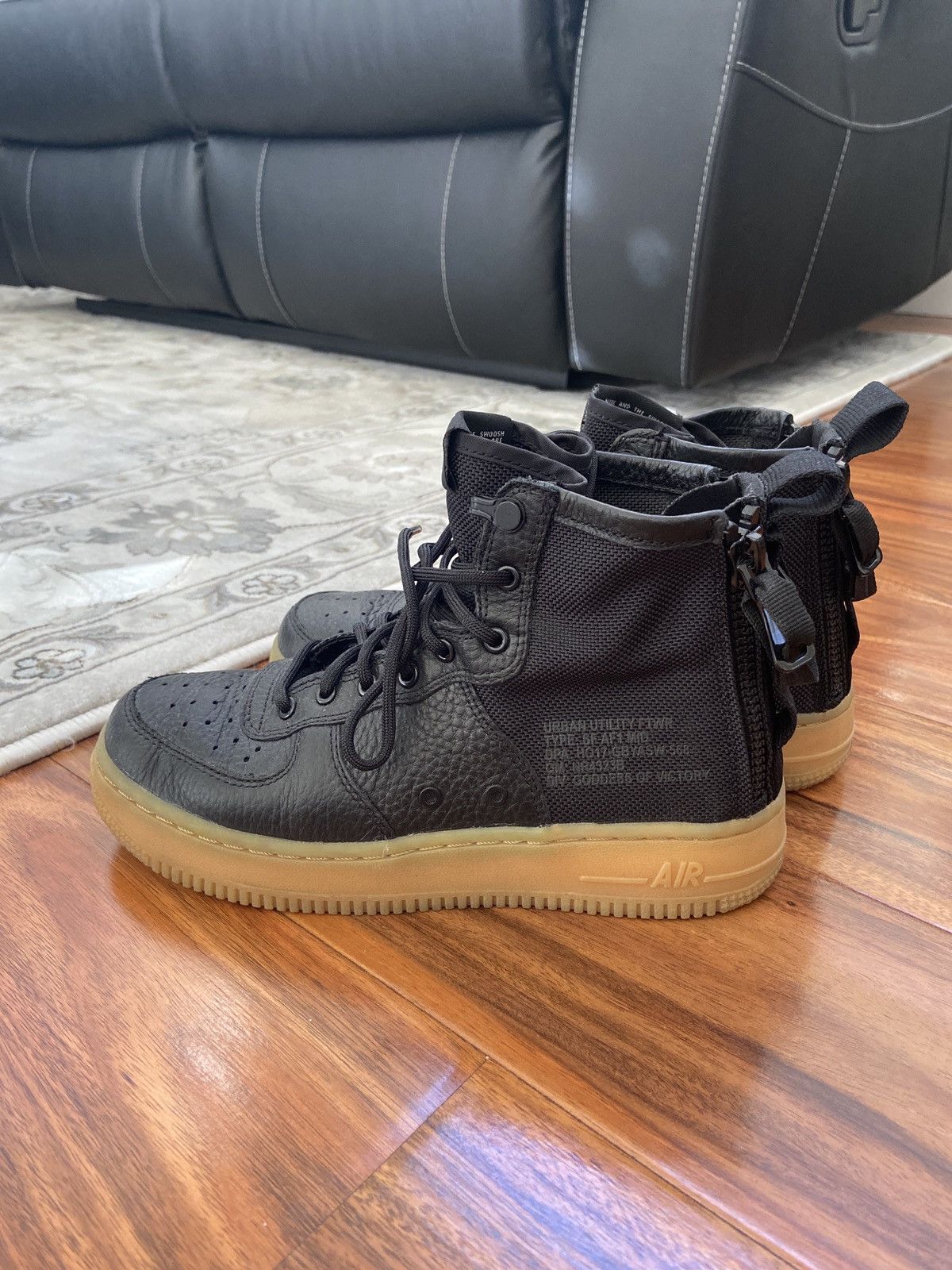 Nike sf air force 1 mid black gum best sale