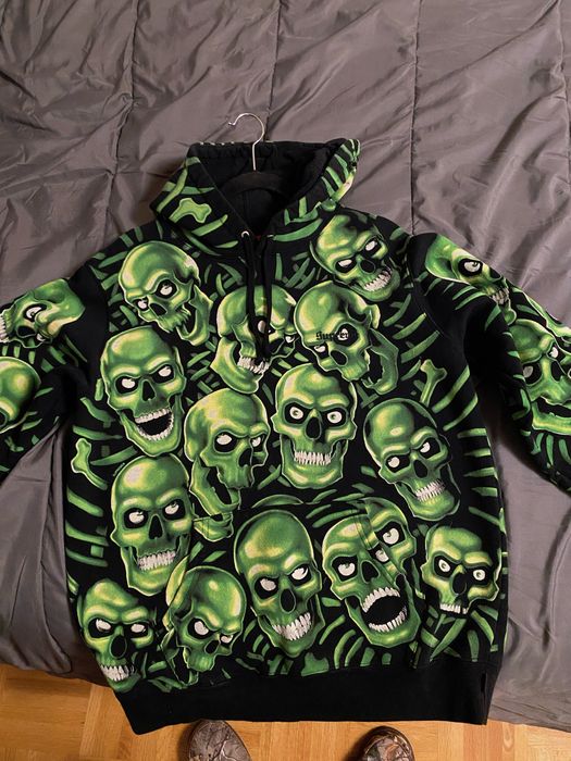 Skull deals pile hoodie