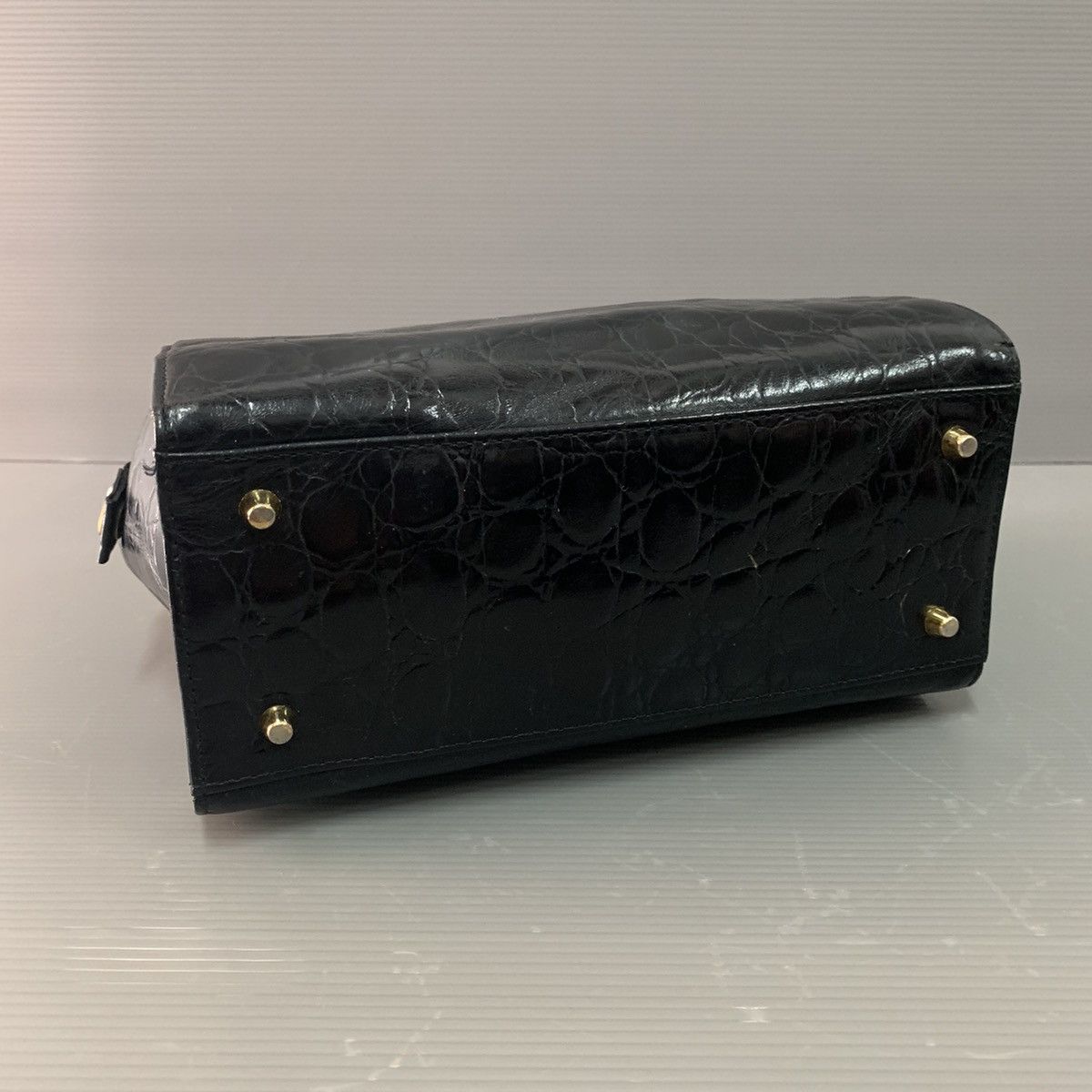 Versace Gianni Versace Crocs Leather Handbag Size ONE SIZE - 6 Thumbnail