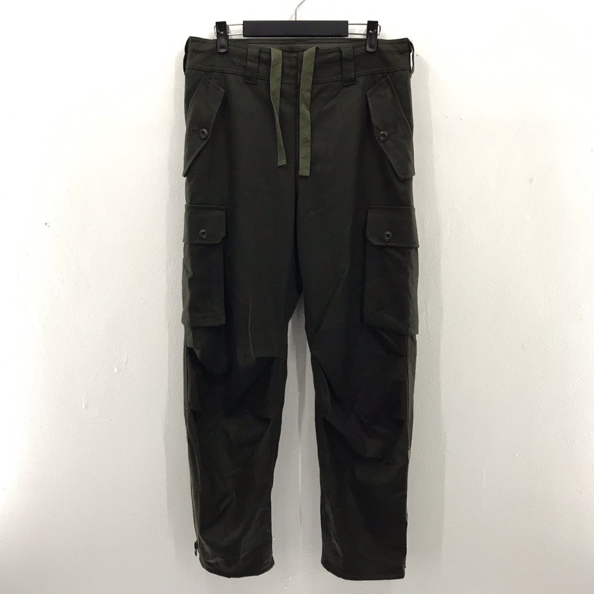 Japanese Brand VICTIM company Japanese Cargo tactical pant Size US 32 / EU 48 - 2 Thumbnail