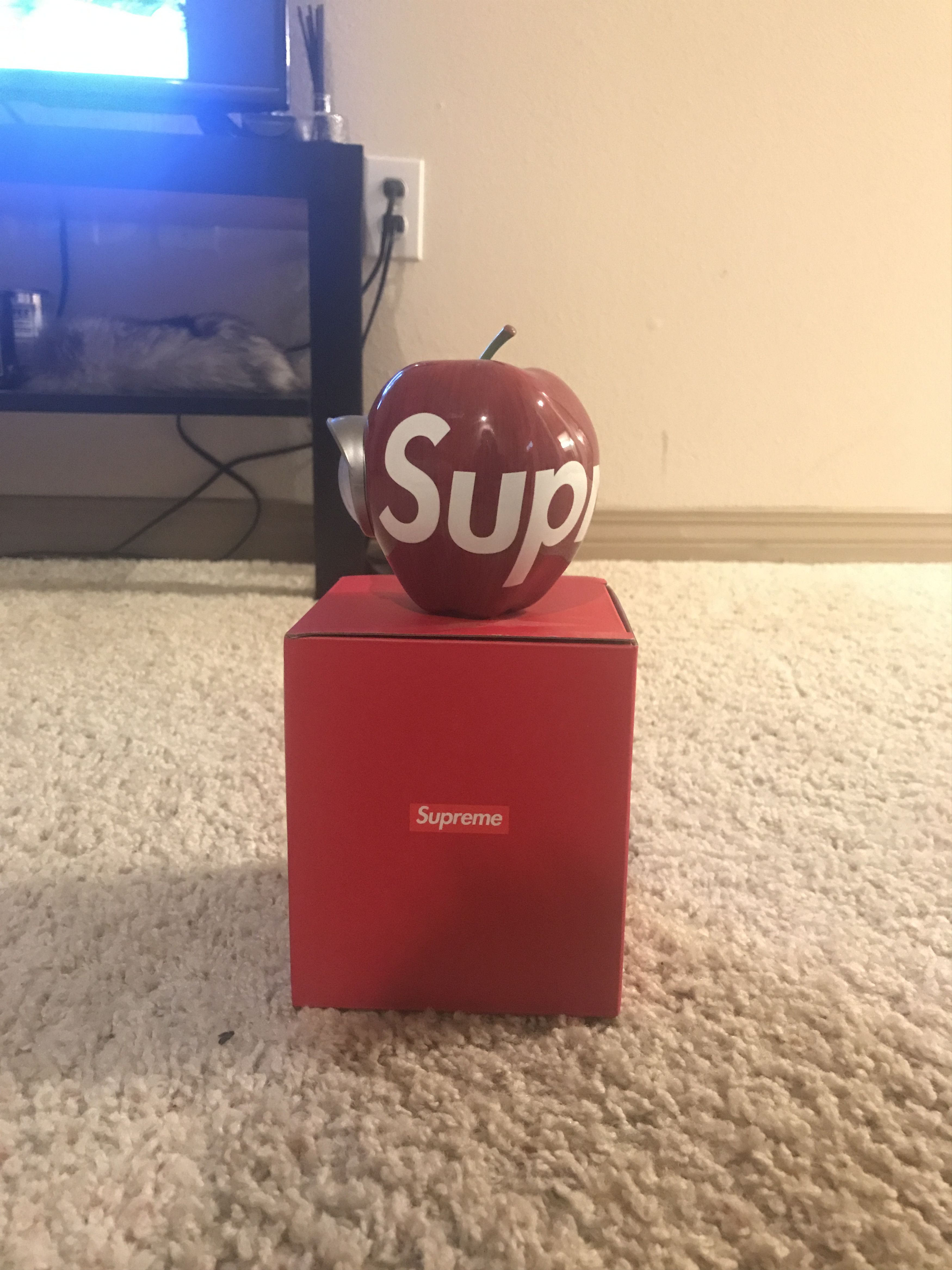 Supreme® / UNDERCOVER Gilapple Light gilapple undercoverのフリマアイテム一覧