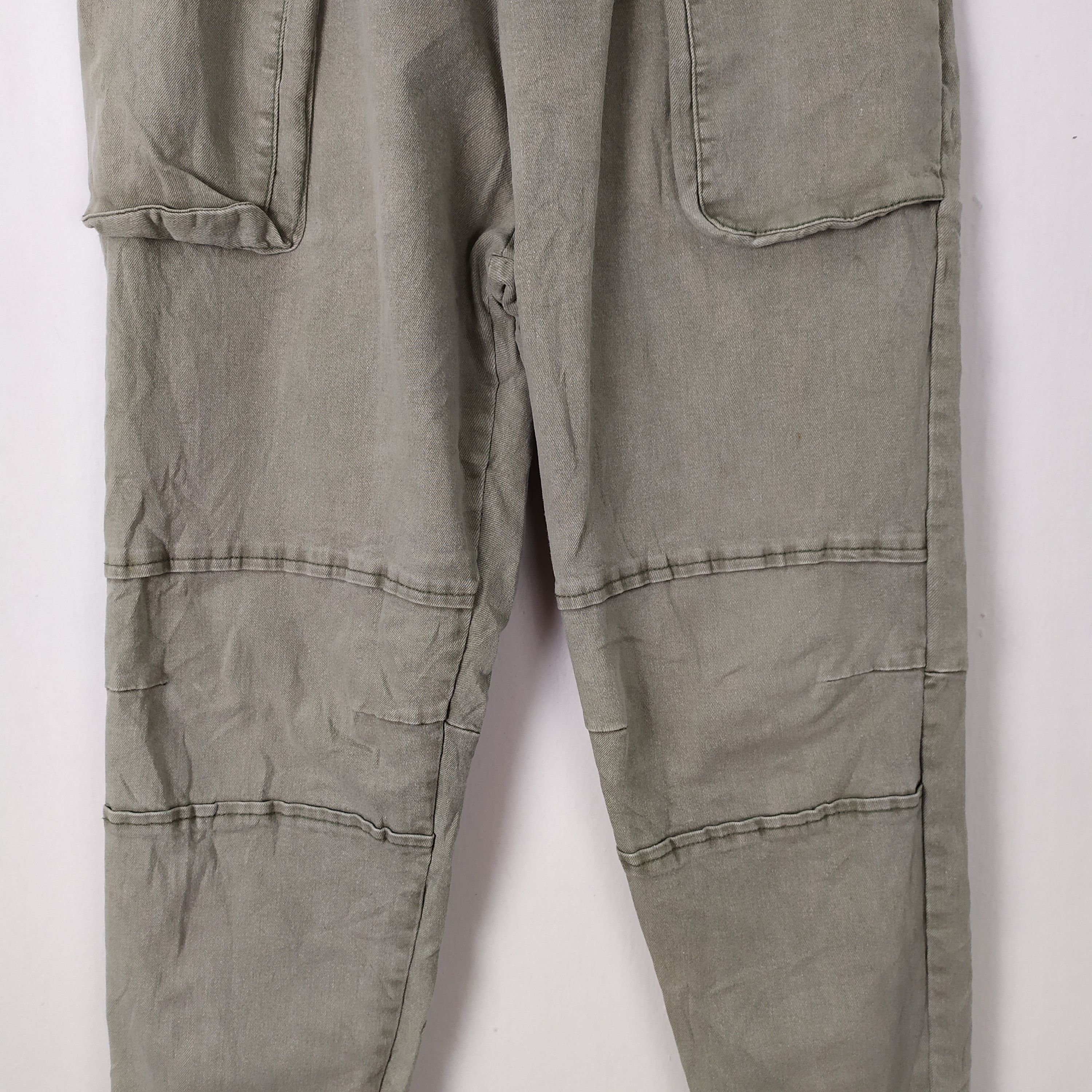 Japanese Brand DWELL SPRING WAIST DOUBLE KNEE CARGO PANTS Size US 26 / EU 42 - 3 Thumbnail