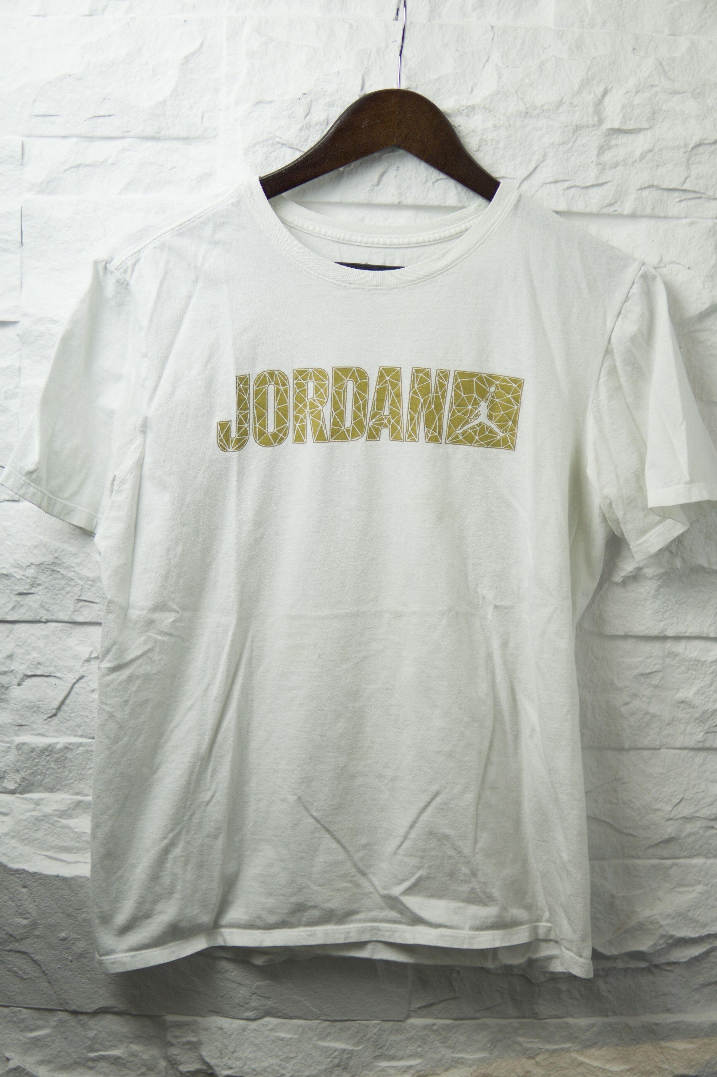Jordan Brand Jordan Brand Gold Logo Streetwear Essentials Travis Style