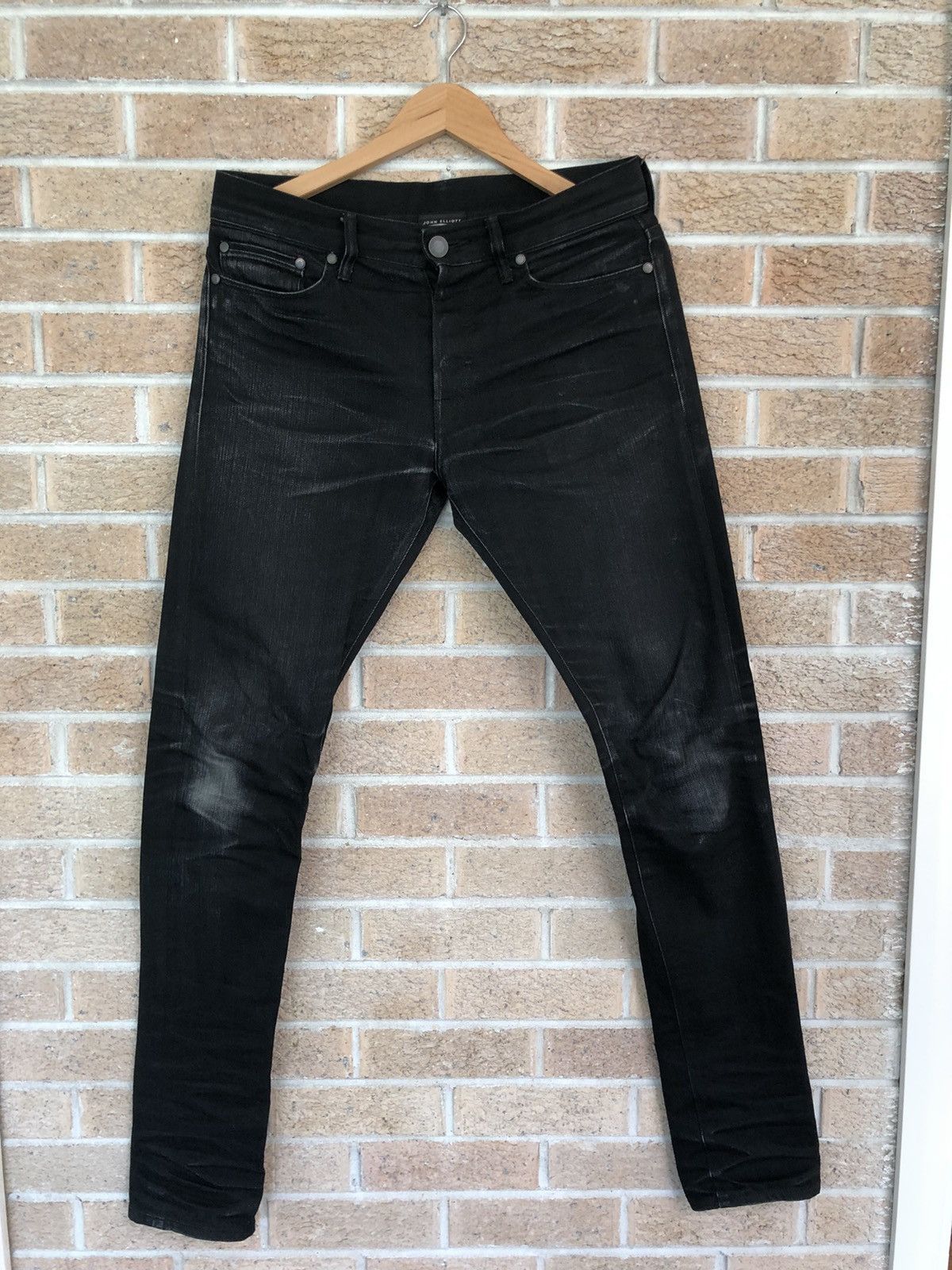 John Elliott John Elliott Cast 2 Jeans / Onyx / Raw Black Denim / 29 Size US 29 - 1 Thumbnail