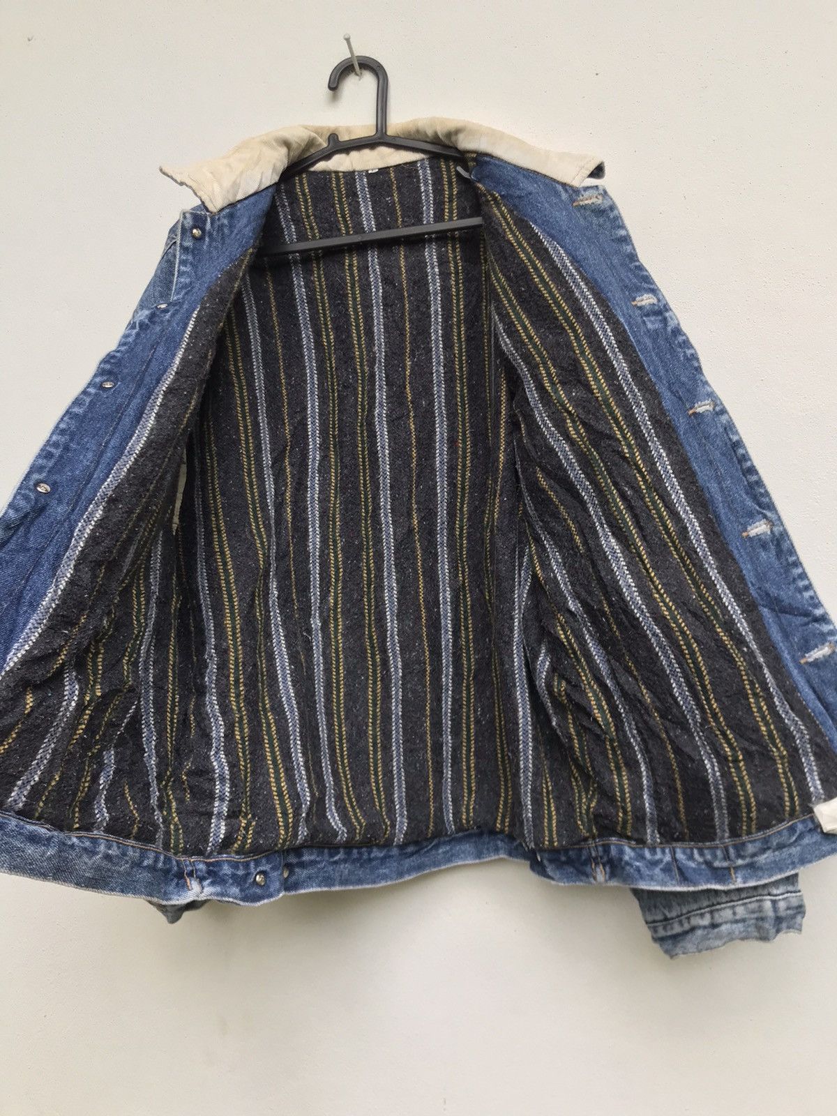 Japanese Brand × Vintage Vintage The New Classic Western Blanket Trucker Denim Jacket Size US L / EU 52-54 / 3 - 18 Thumbnail