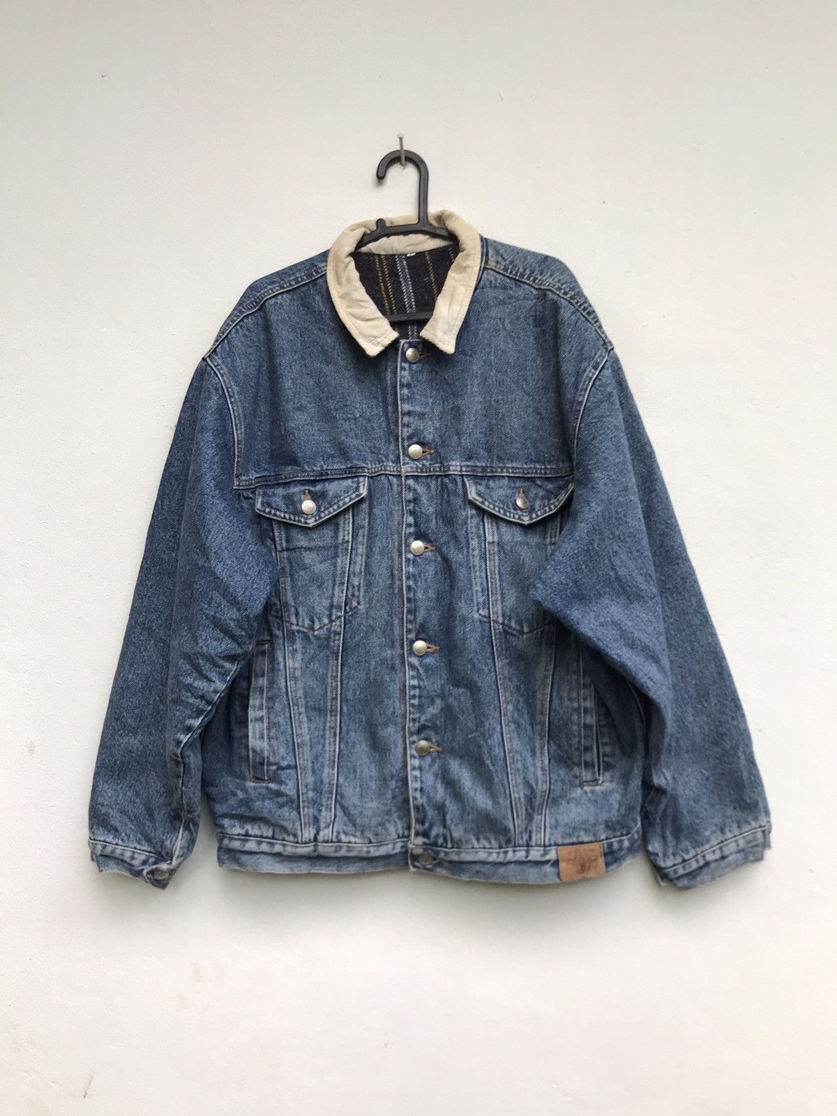 Japanese Brand × Vintage Vintage The New Classic Western Blanket Trucker Denim Jacket Size US L / EU 52-54 / 3 - 1 Thumbnail