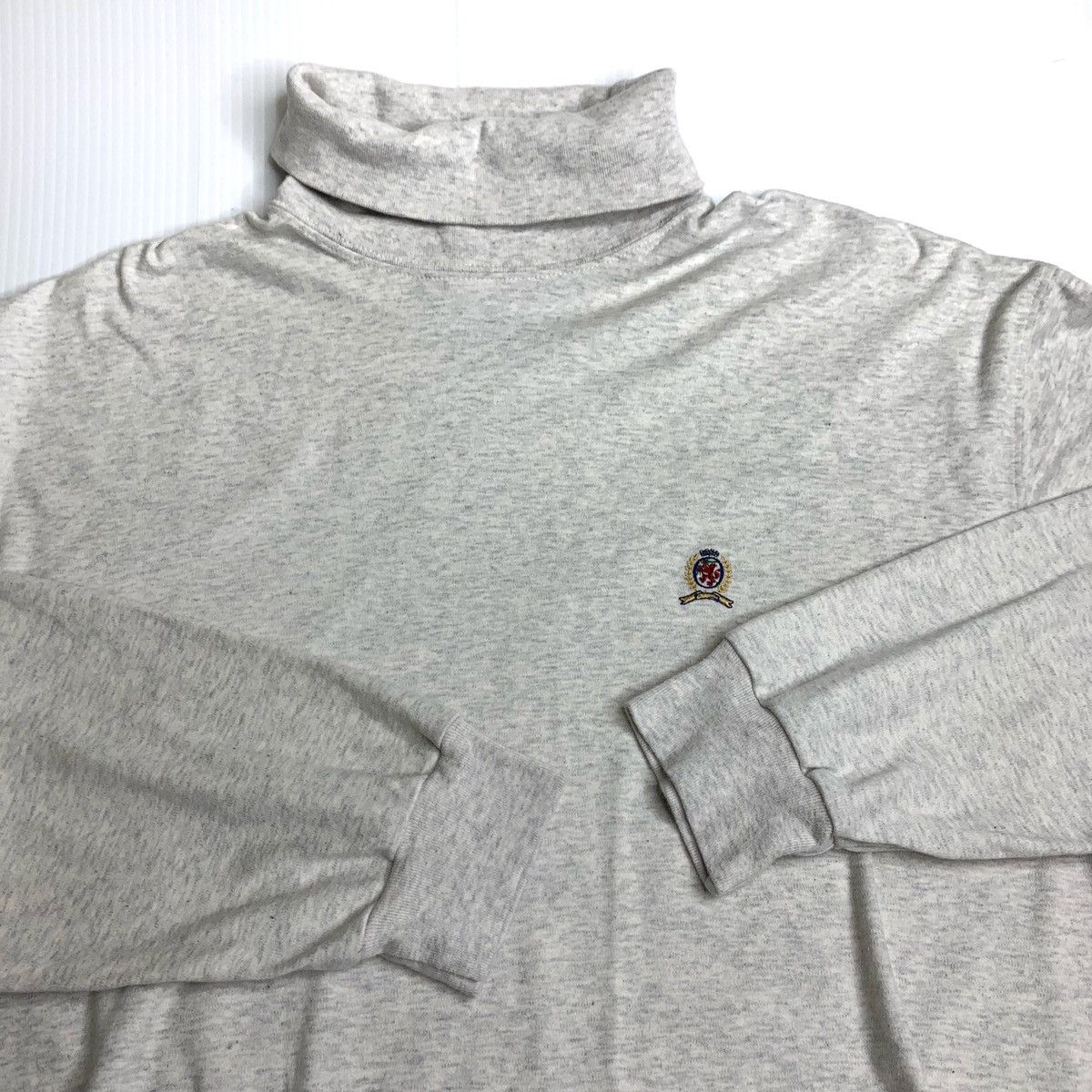 image of 90’S Tommy Hilfiger Crest Turtleneck Size XL in White, Men's