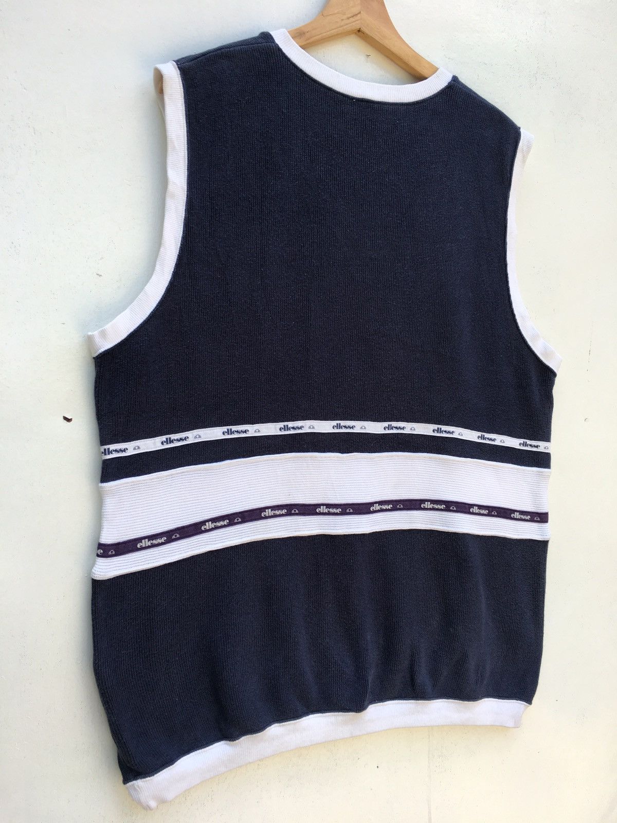 Ellesse Vintage Ellesse Sleveless Top Sportswear Size US M / EU 48-50 / 2 - 11 Thumbnail