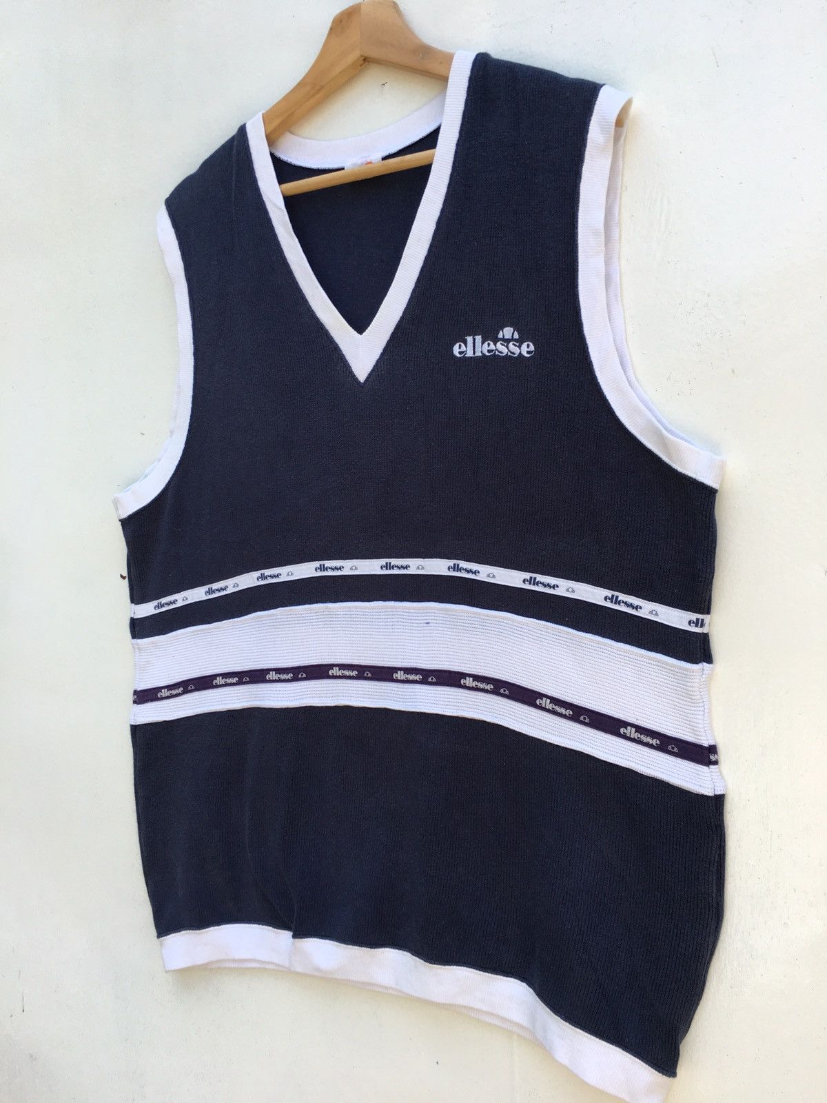 Ellesse Vintage Ellesse Sleveless Top Sportswear Size US M / EU 48-50 / 2 - 4 Thumbnail