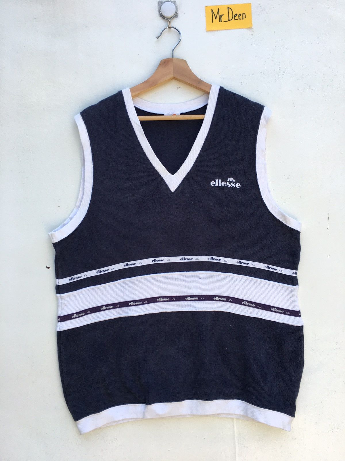 Ellesse Vintage Ellesse Sleveless Top Sportswear Size US M / EU 48-50 / 2 - 1 Thumbnail