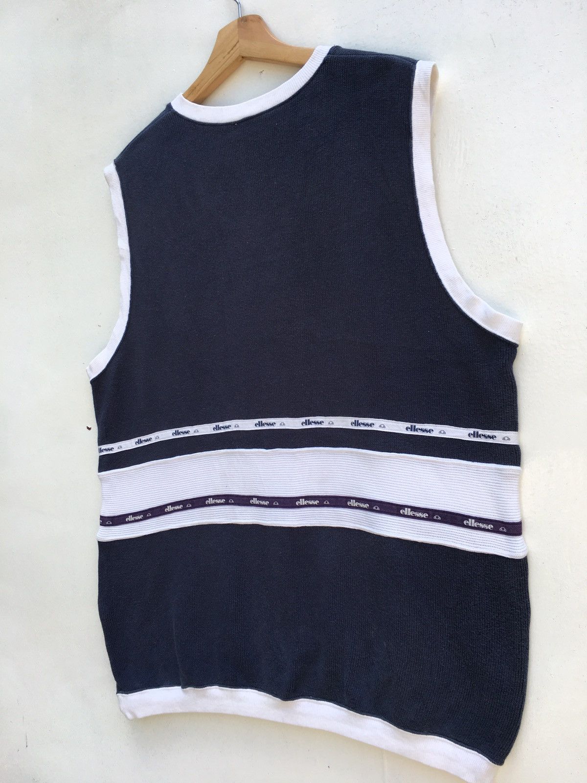 Ellesse Vintage Ellesse Sleveless Top Sportswear Size US M / EU 48-50 / 2 - 12 Thumbnail