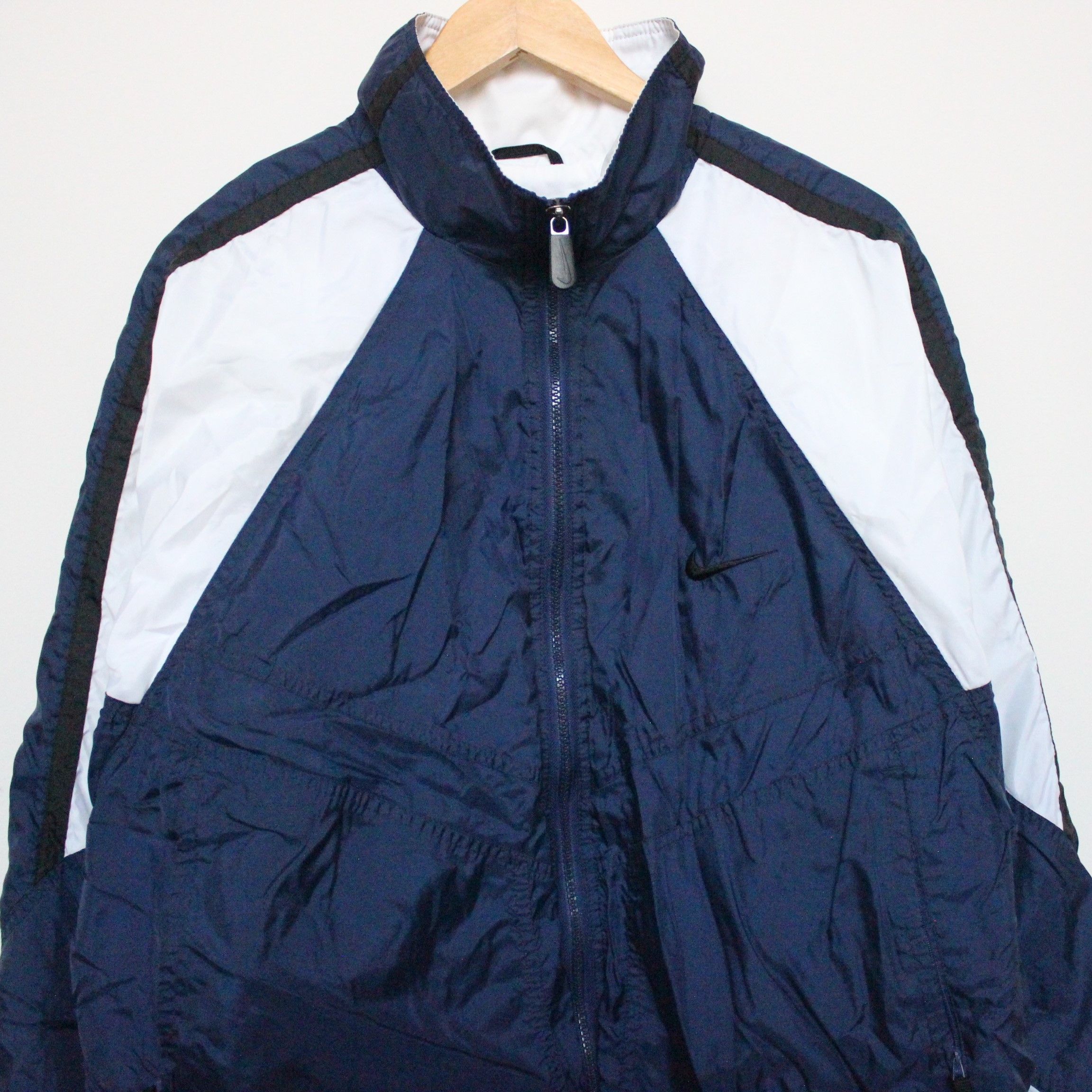 nikewind breaker