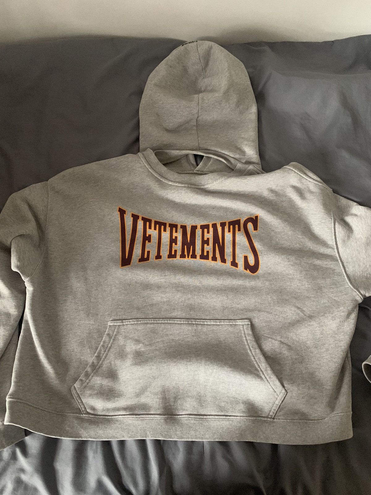 Vetements reversible best sale grey hoodie