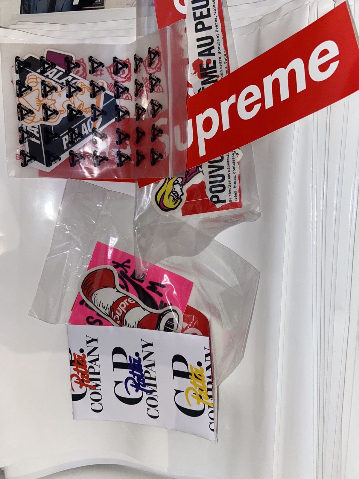 Palace × Supreme Supreme and palace stickers and bags display picture 1