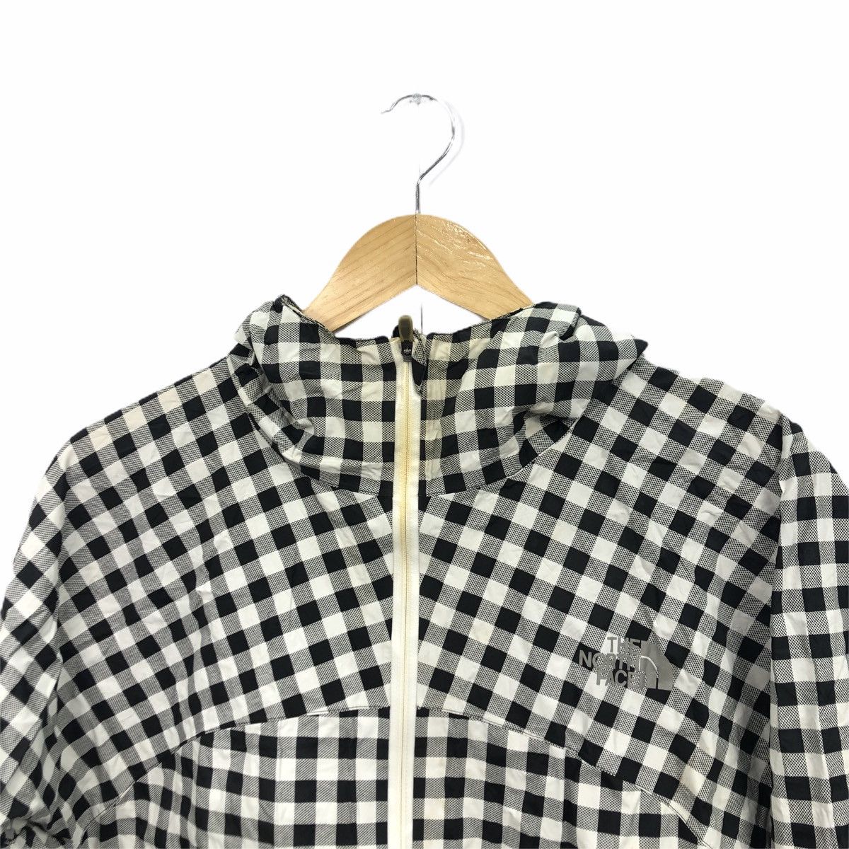 The North Face × Vintage Vintage THE NORTH FACE Windbreaker Jacket Hoodie Raincoat Size US L / EU 52-54 / 3 - 2 Thumbnail