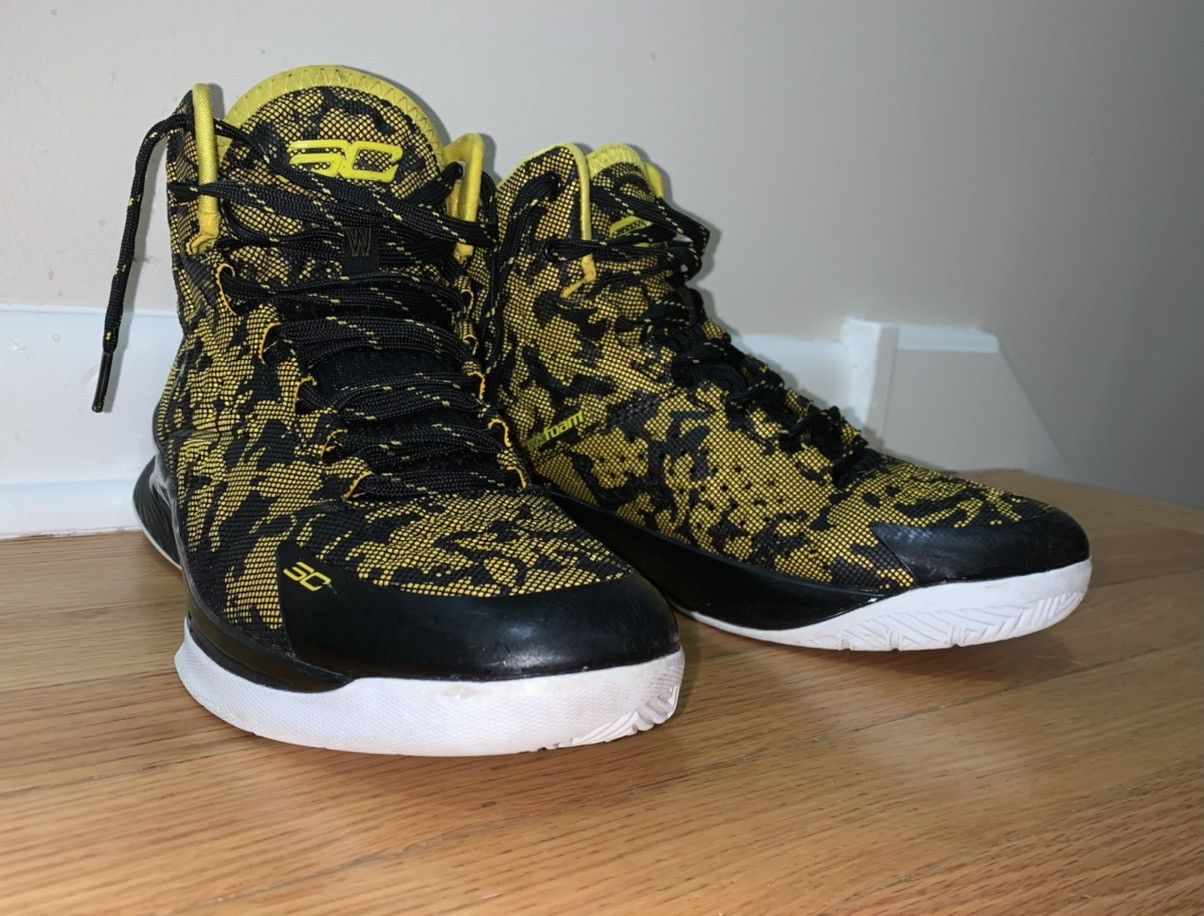 Curry 1 black and fashion yellow